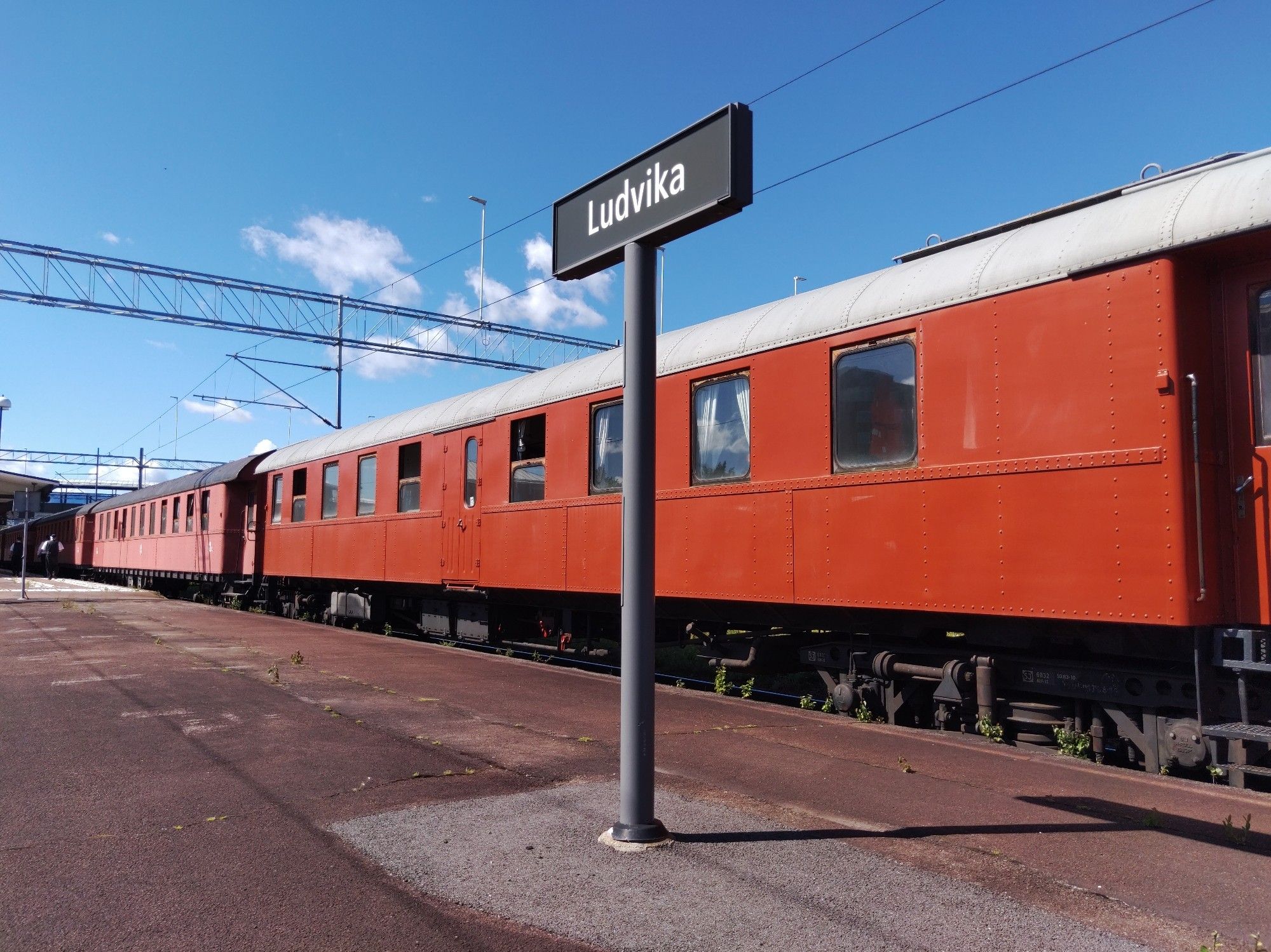 FSJV-Sonderzug im Bahnhof Ludvika.