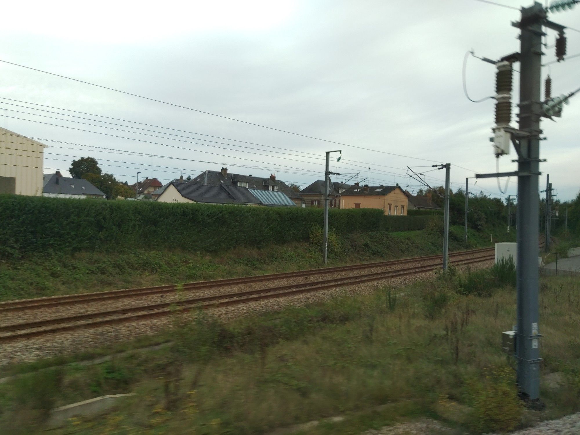 Einfädelnde Strecke bei Serqueux von Amiens.