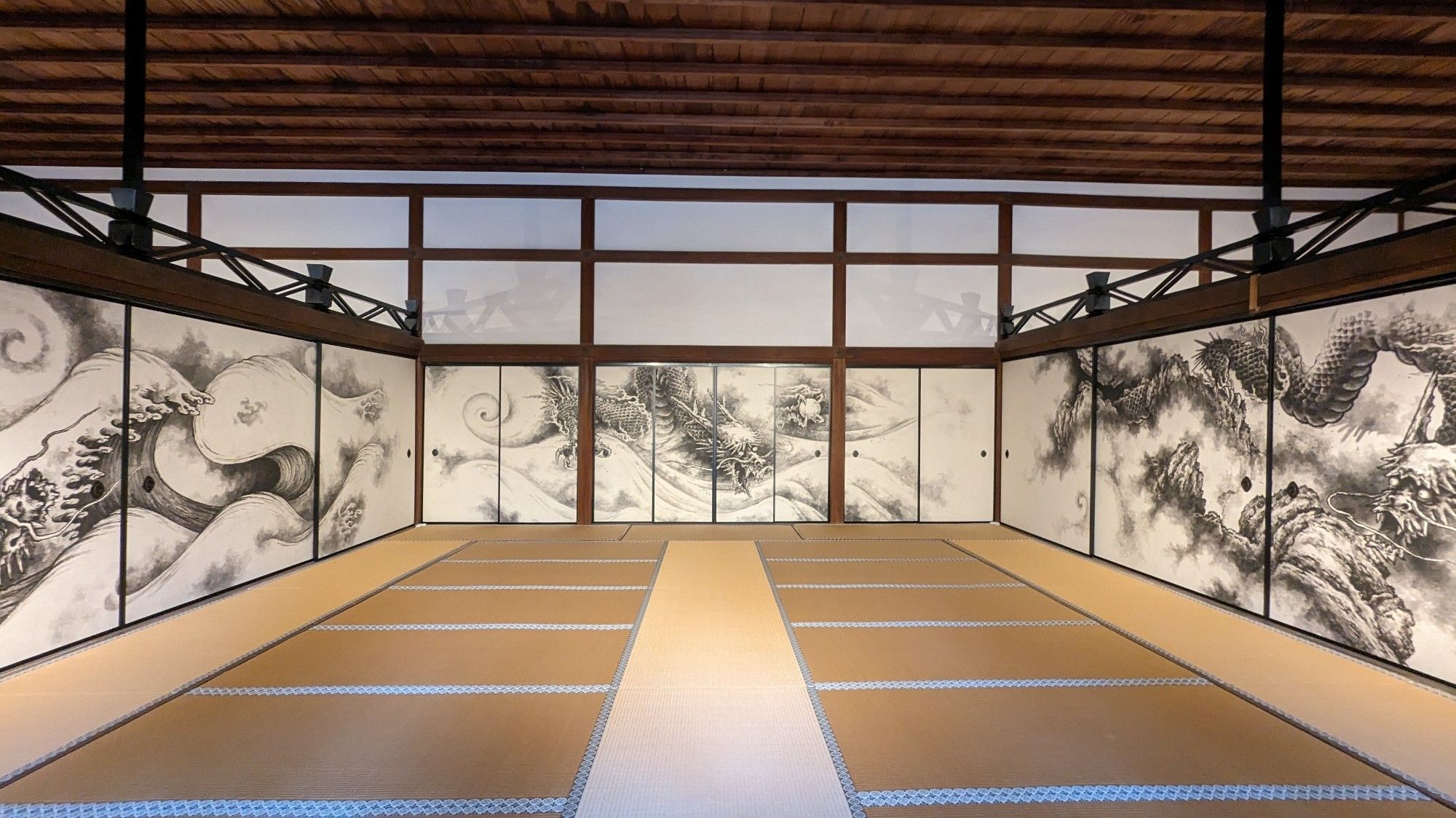 Ryõan-ji 龍安寺 Long-standing temple & a Zen rock garden, Kyoto Japan