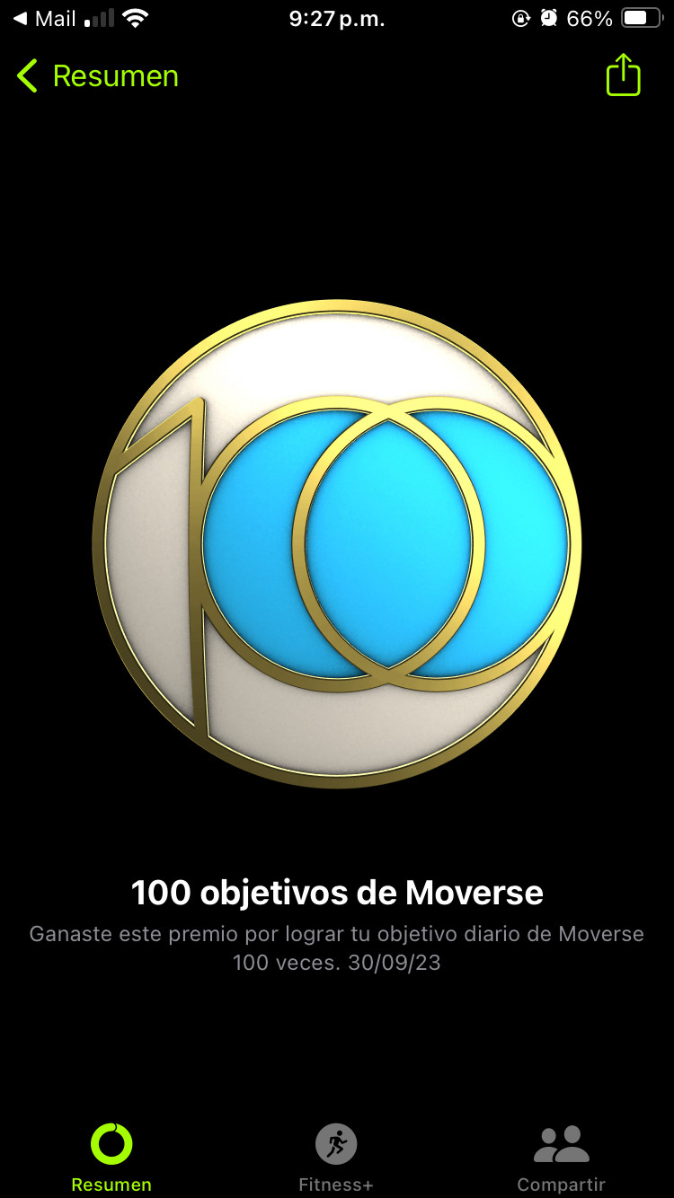 Medalla por 100 dias de movimiento otorgada por la App Fitness de Apple