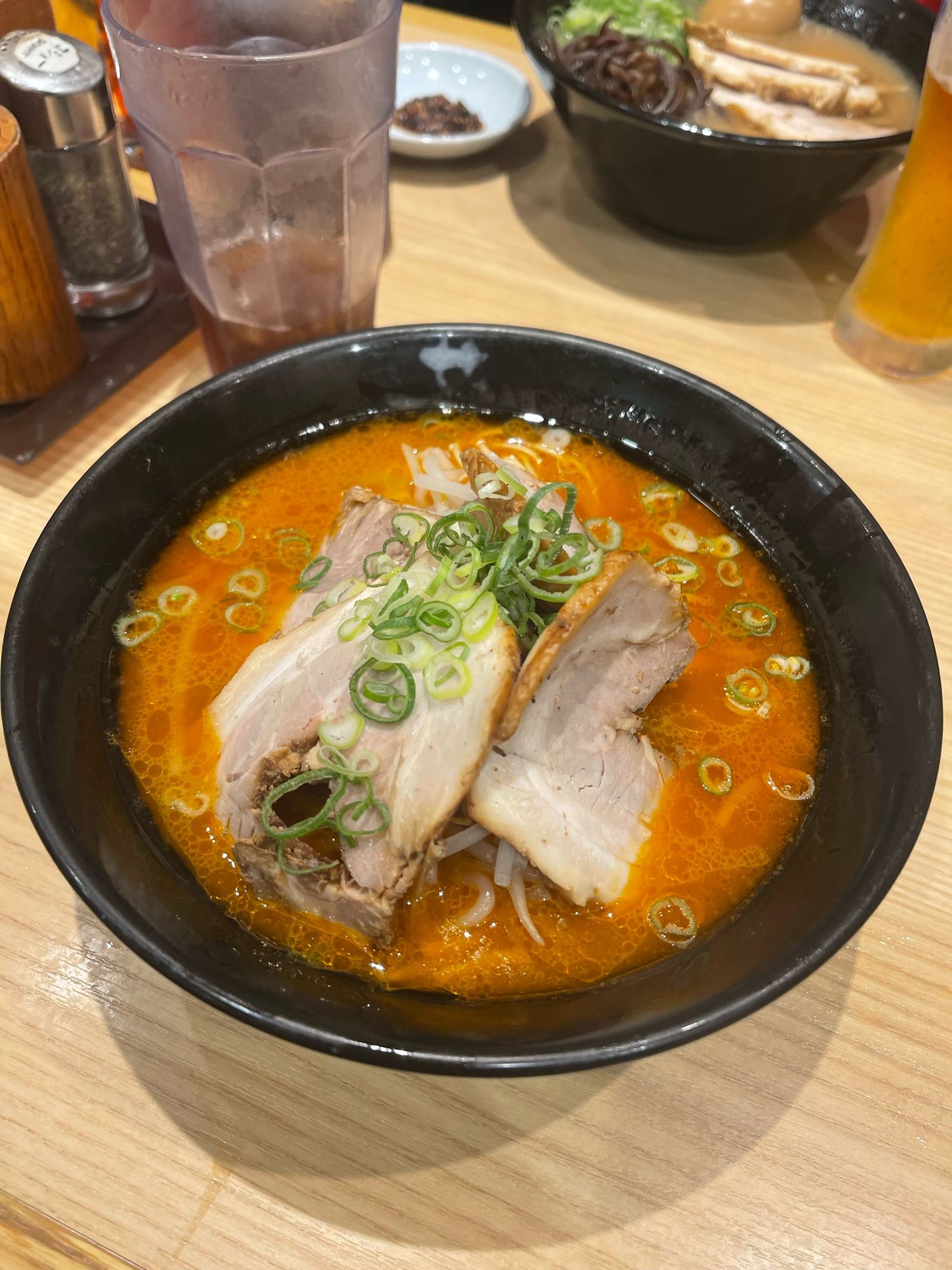 Delicious spicy tonkotsu ramen, flavored with numbing spicy oil, fragrant and hot <3