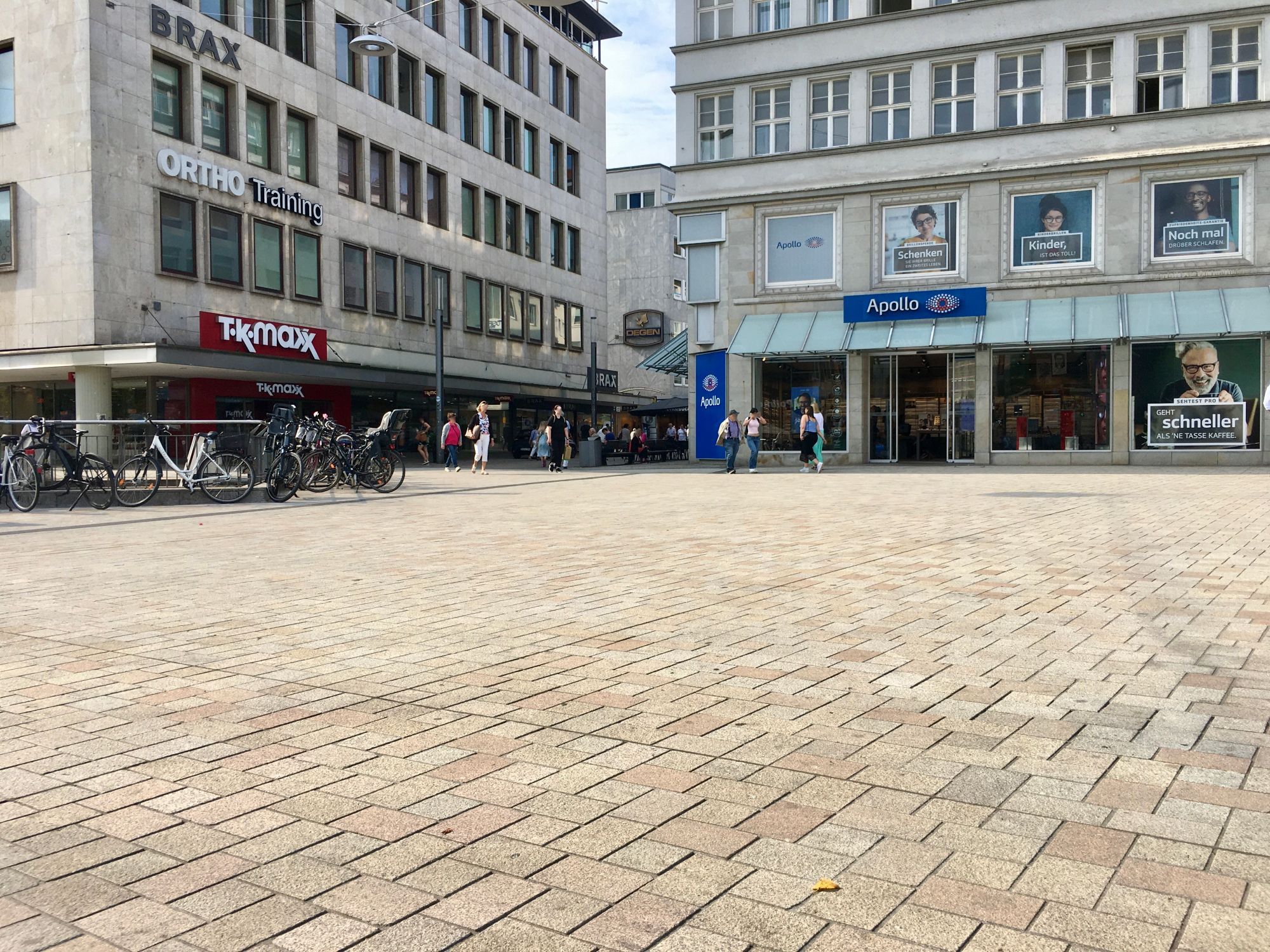 Blick vom Jahnplatz auf die Niedernstraße - Anmerkung: Die Belästigung am Samstag soll nicht dort, sondern auf der anderen Straßenseite, also vor der Commerzbank, stattfinden