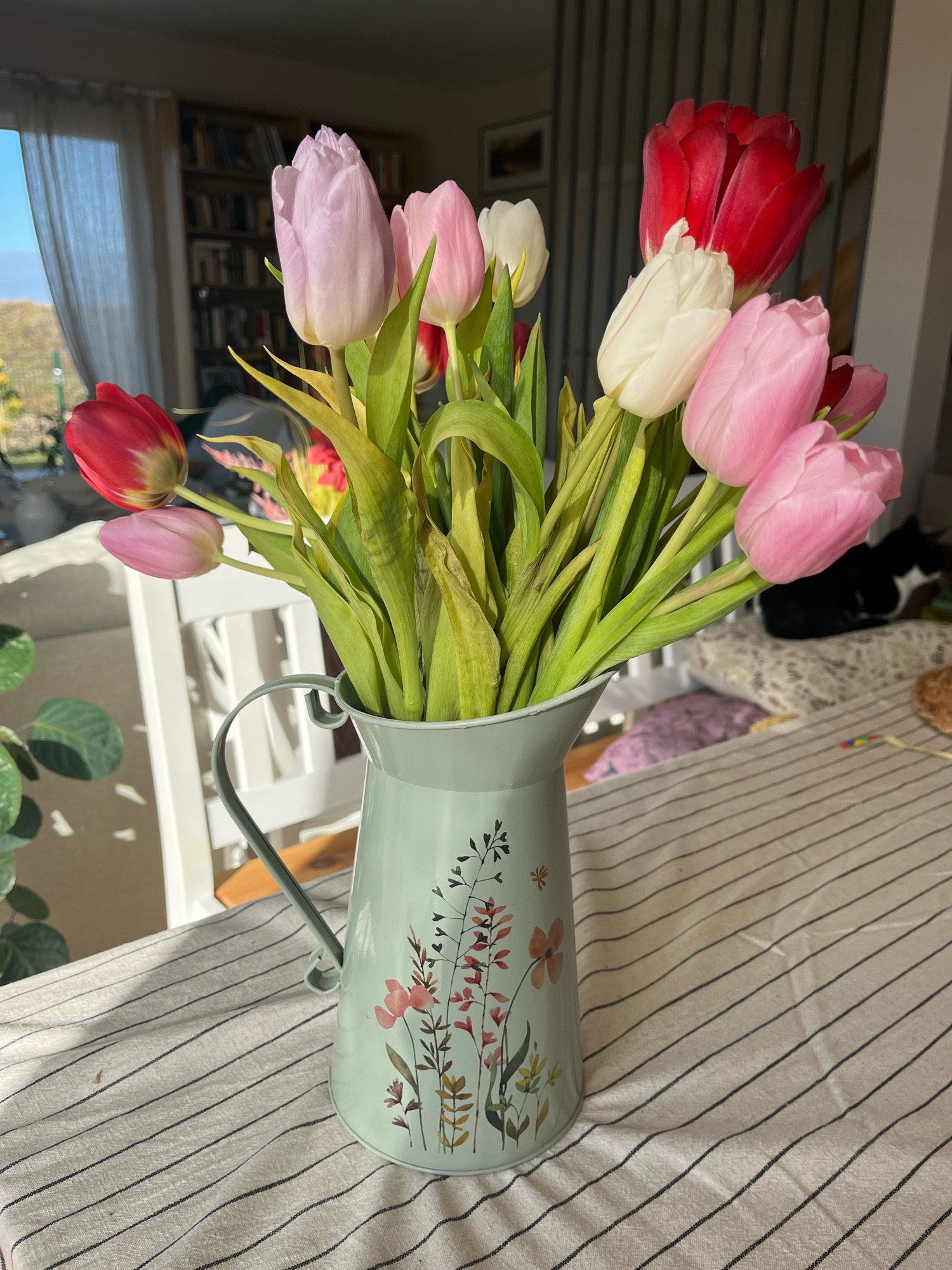 Tulpen in Krugvase