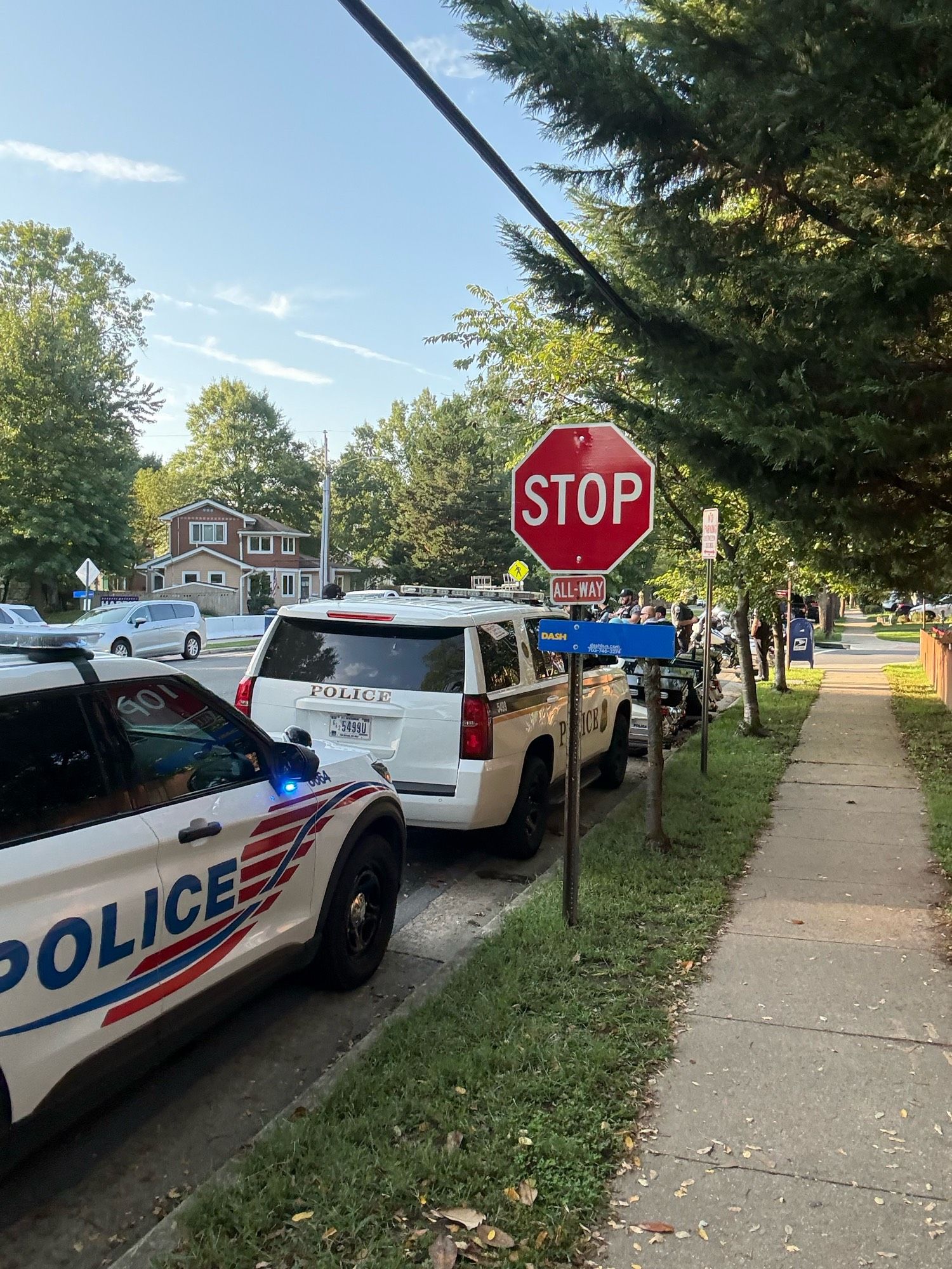 MPPD, USSS, and USPP parking in a no parking zone, eliminating visibility for cross traffic on a daily basis. Several near miss collisions occurring despite many police standing around looking at their phones.