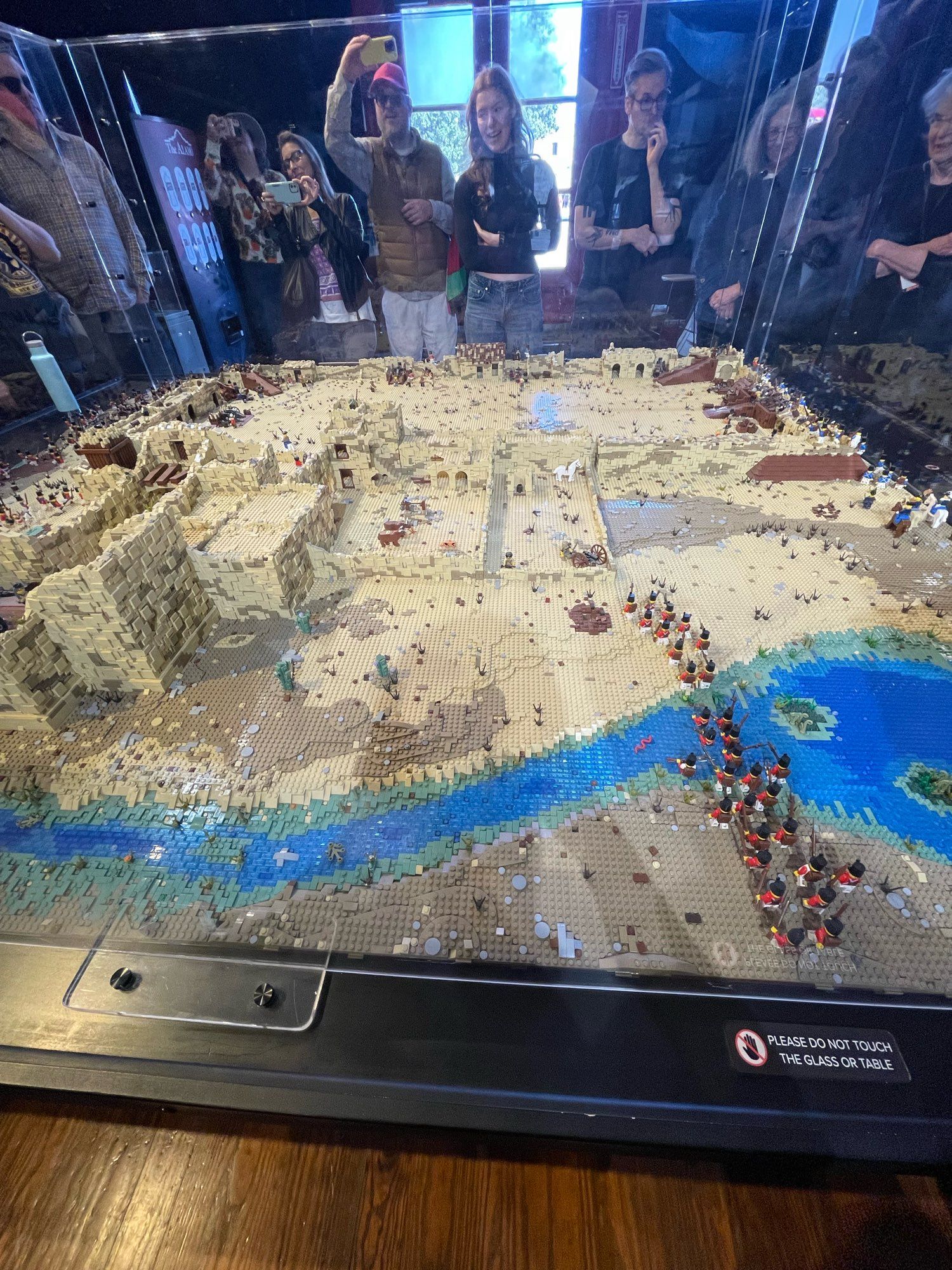 Super amazing Lego recreation of the Battle of the Alamo