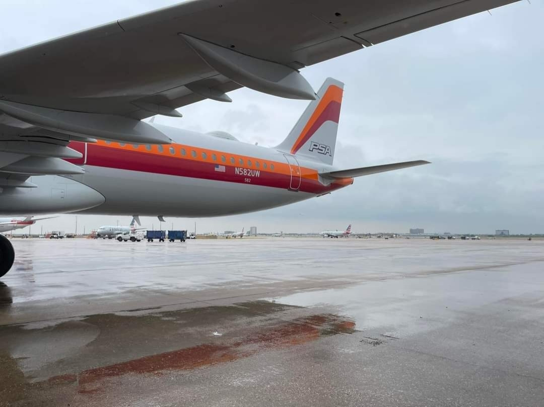 American Airlines PSA retro livery on the Airbus A321