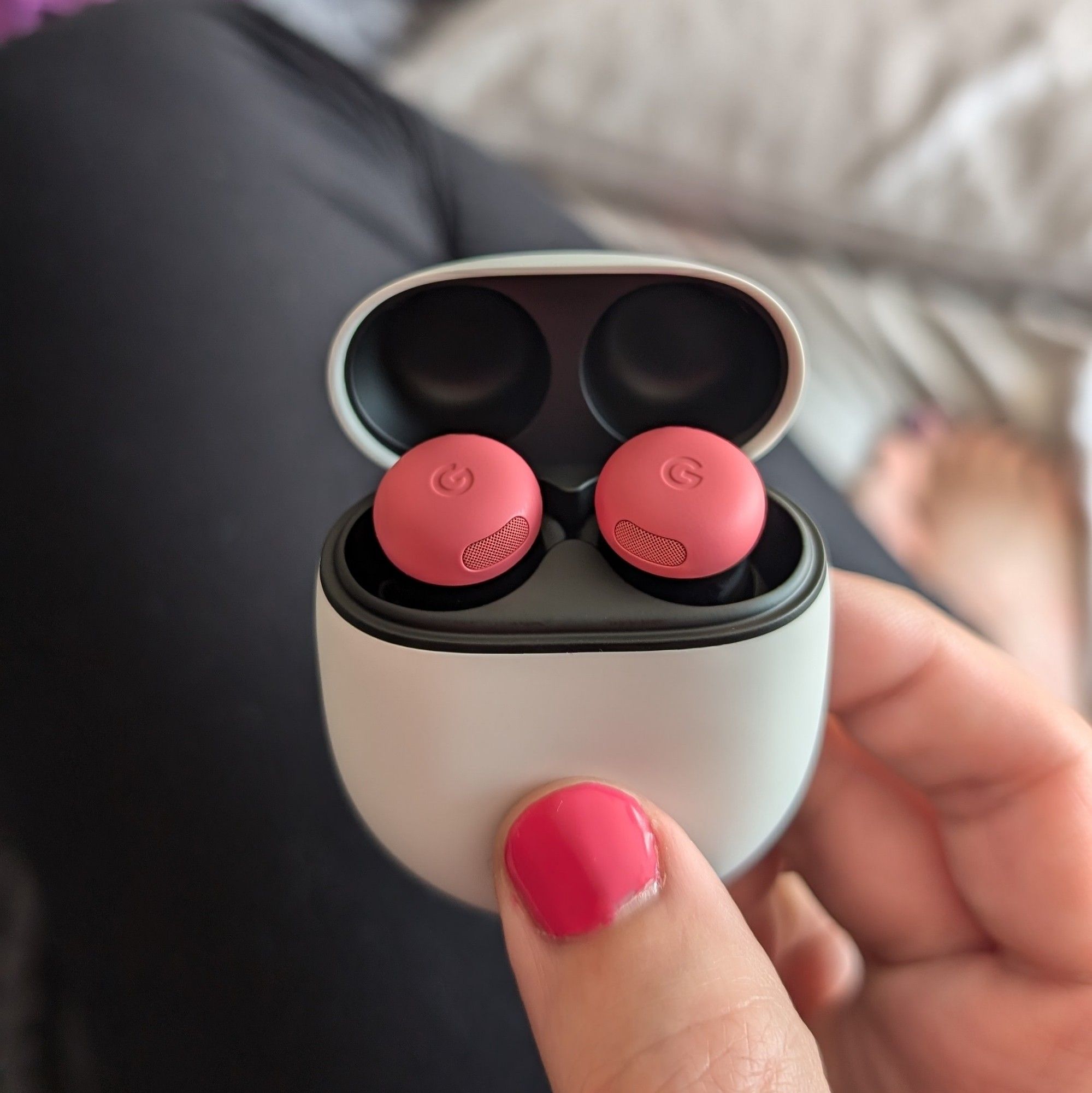 Google Pixel Buds Pro 2 in Peony pink