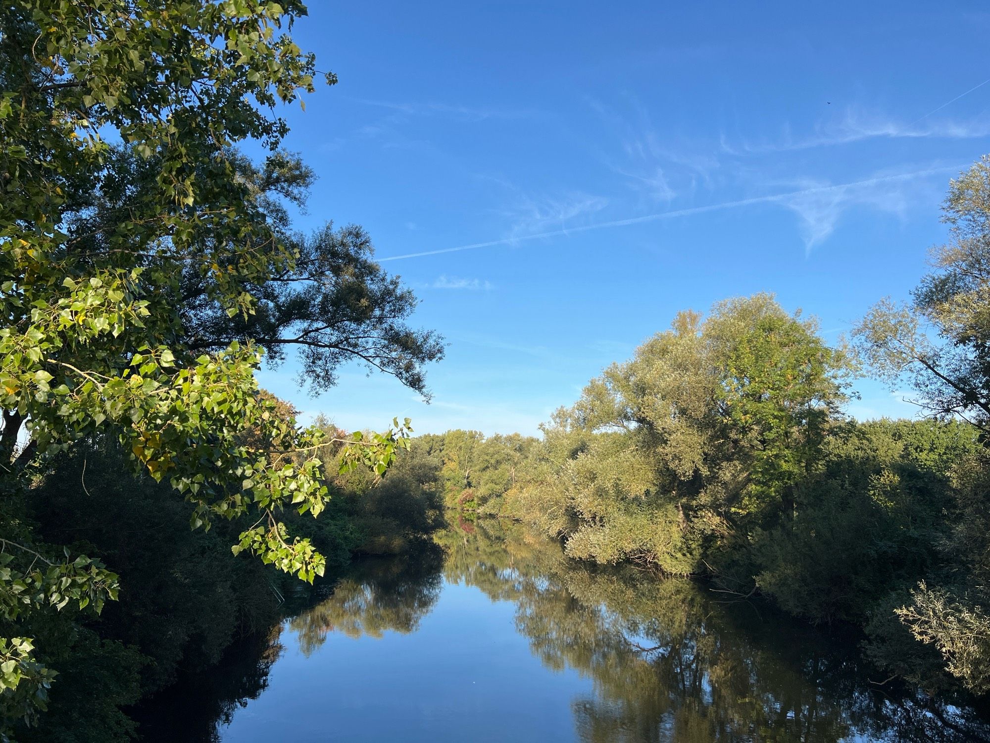 Blick über die Leinebrücke in Hannover-Döhren