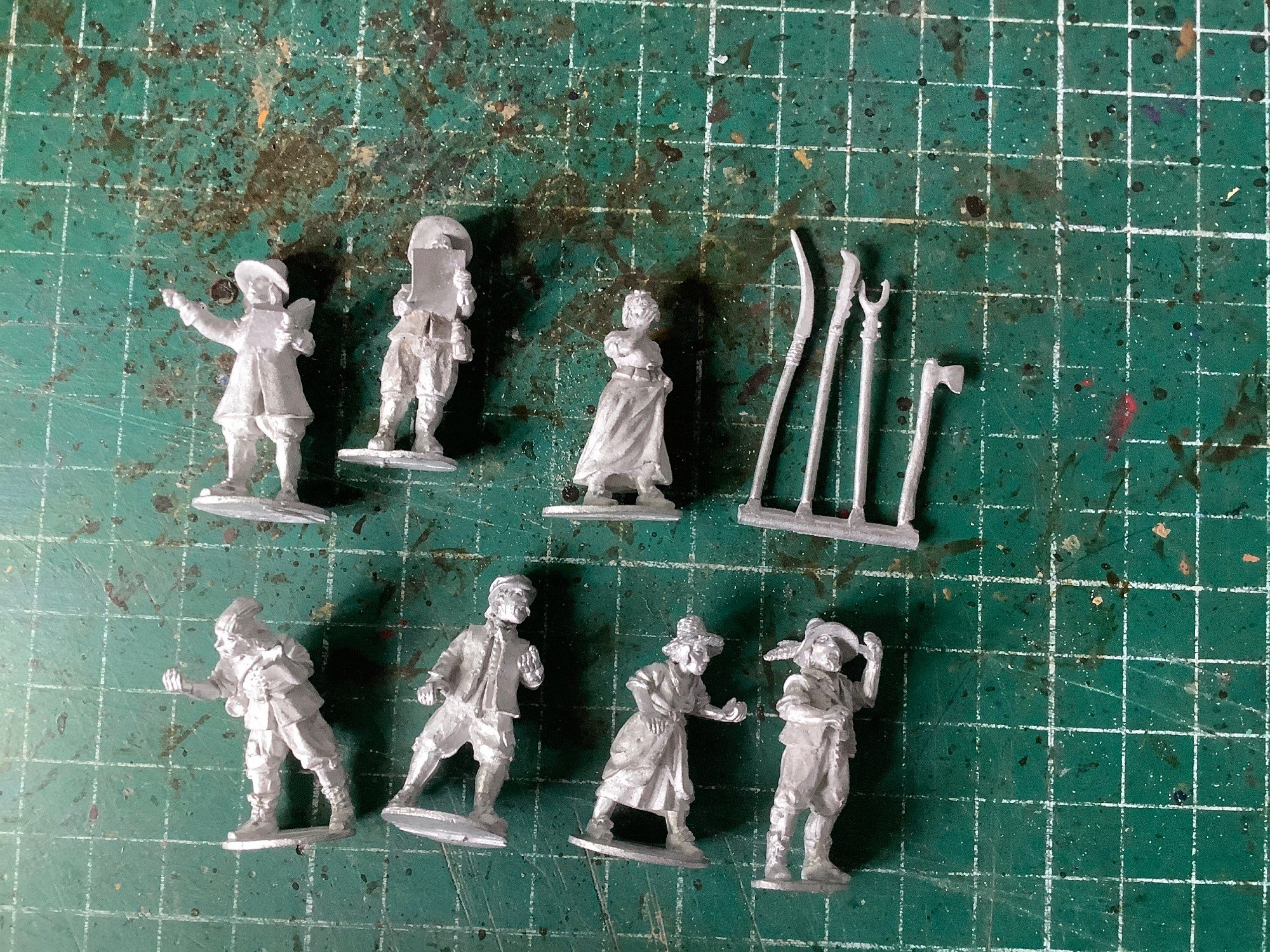 Some 28mm everyday 17th century folk to act as hardened and stout hunters, or trembling innocents.