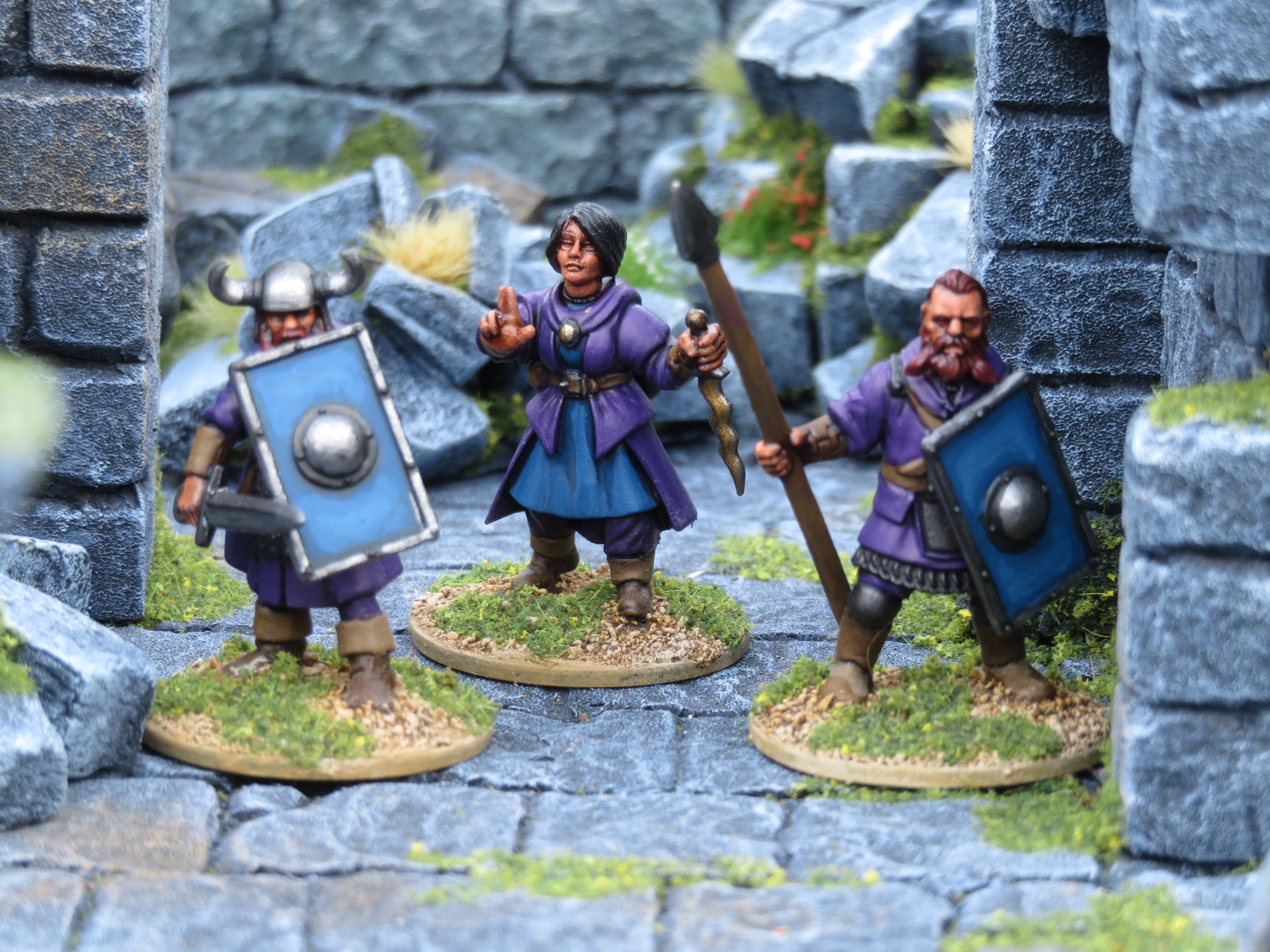 28mm Frostgrave and Oathmark multipart painted miniatures in a scratchbuilt ruin. 