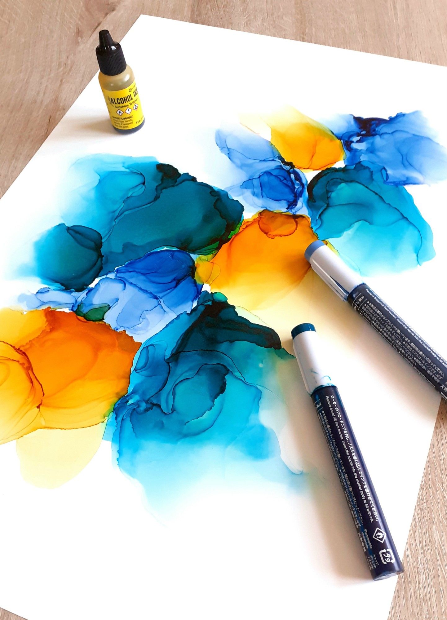 Art is a wonderful way to practise being calm, relaxed, and present in the moment.

Alcohol ink artwork made by @apricotblossomdesign
