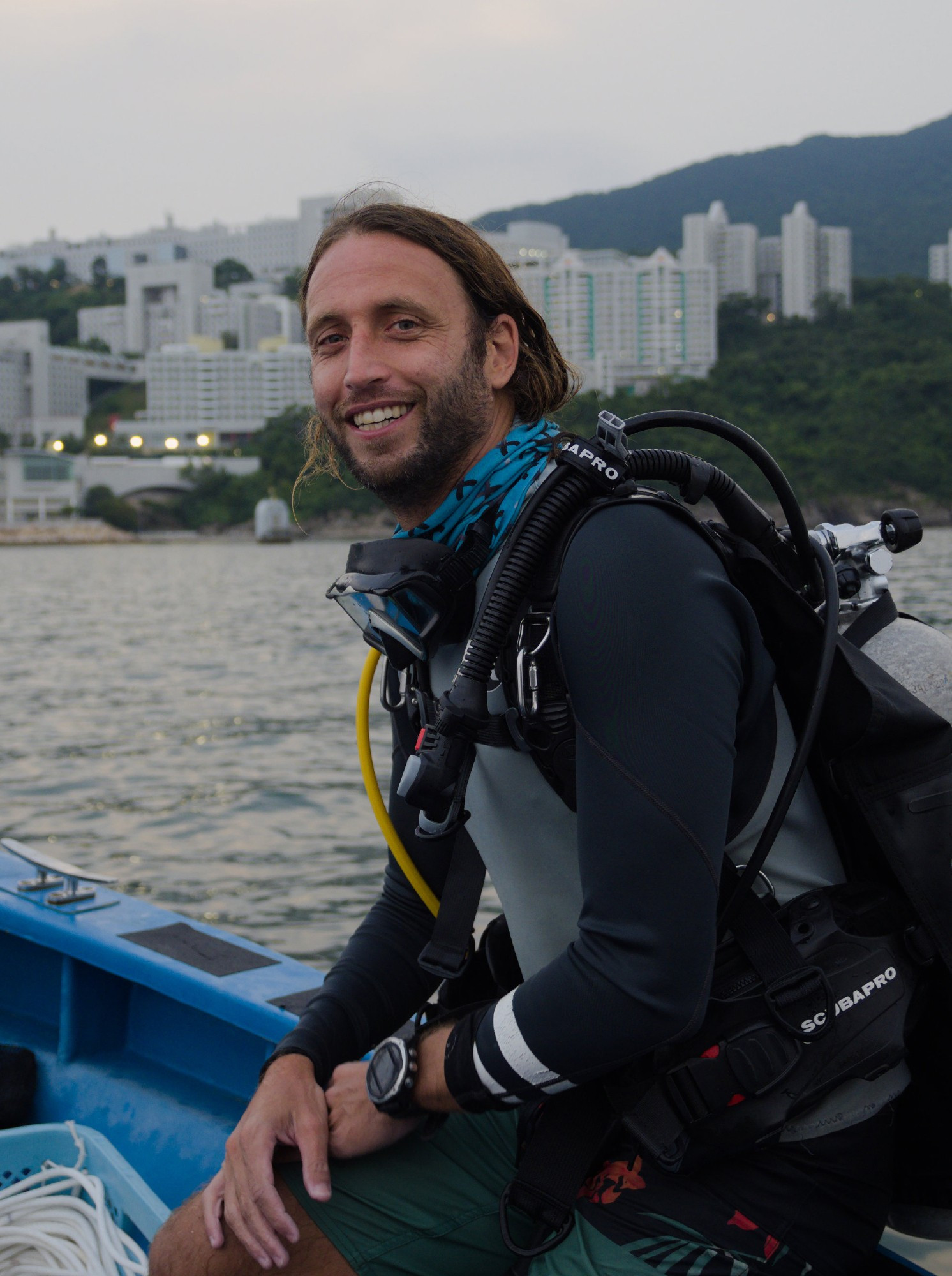 Gonzalo diving in front of HKUST