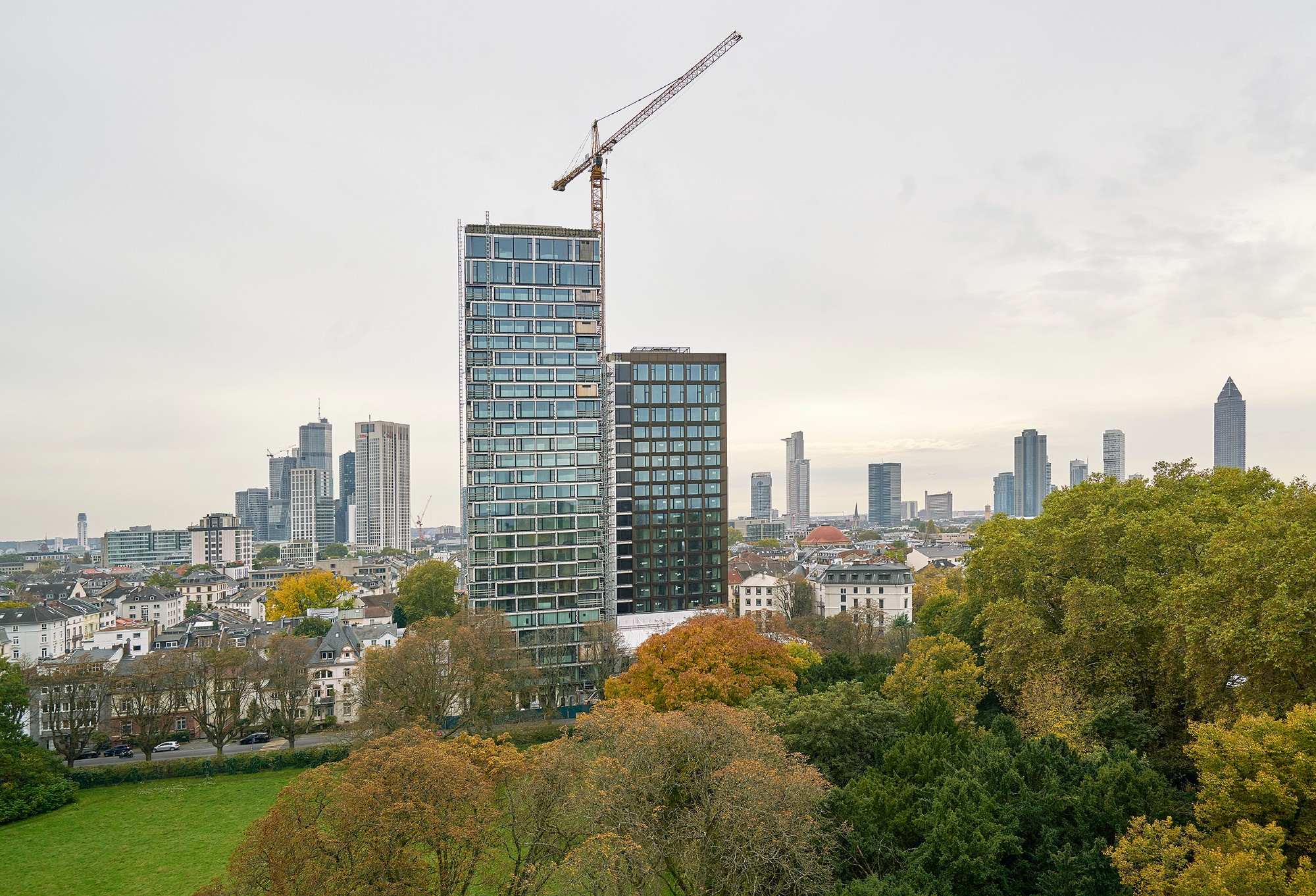 Frankfurter Skyline. Aufnahme: 18.10. 2024. Bilddatei: skyline-09834-co-18-10-24-1