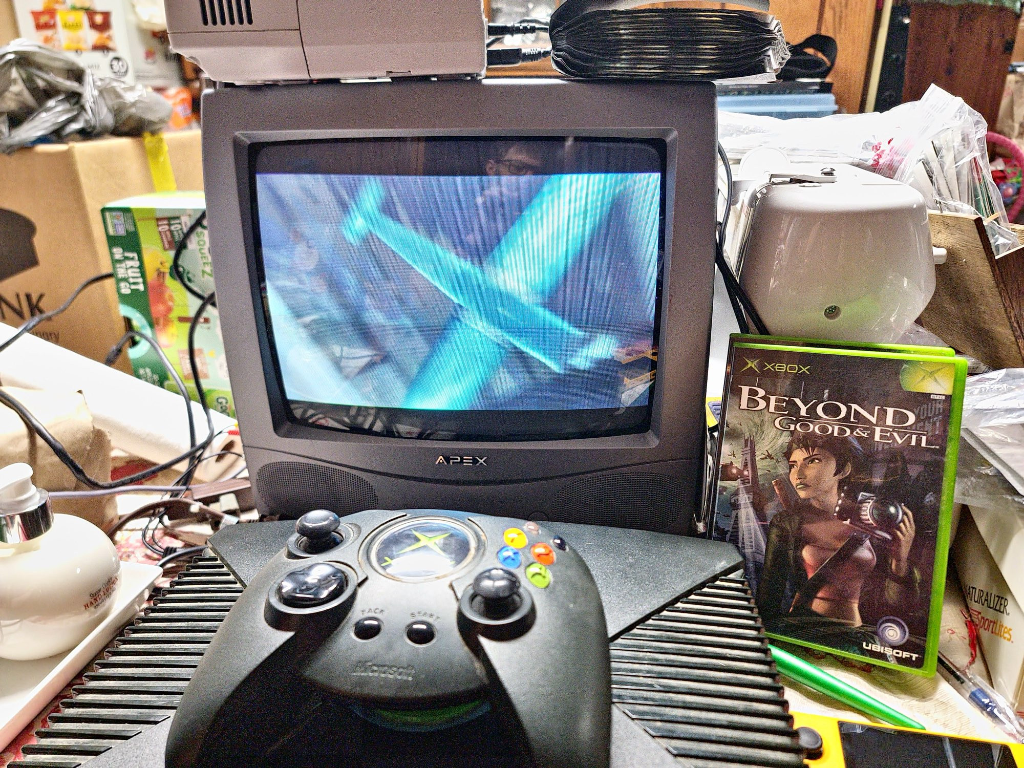 xbox with beyond good and evil on a crt tv