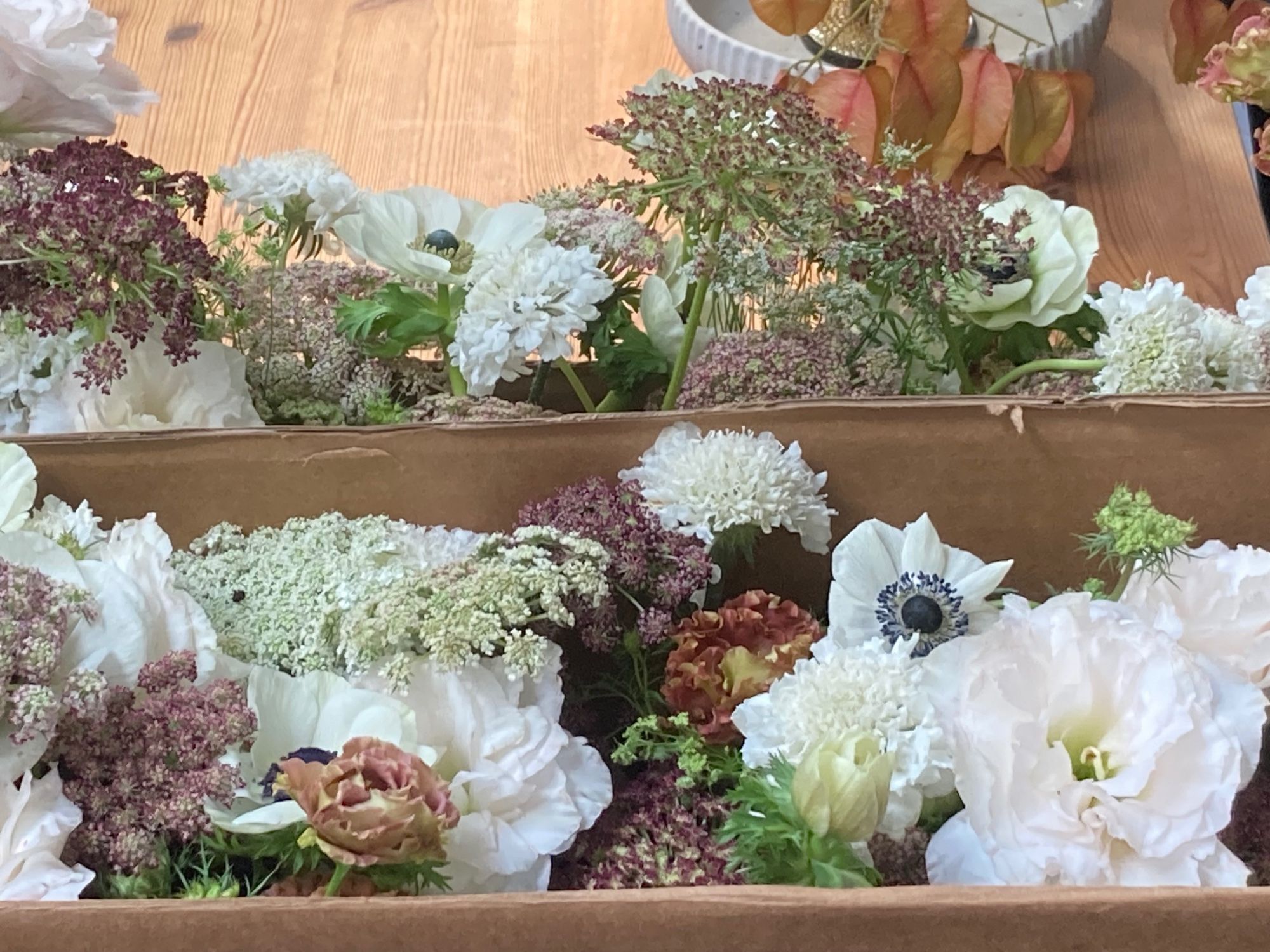 White and lacy flower arrangement