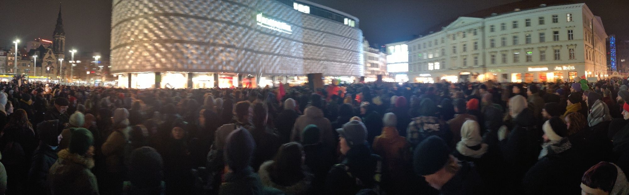 Tausende Demonstranten auf dem Brühl in Leipzig