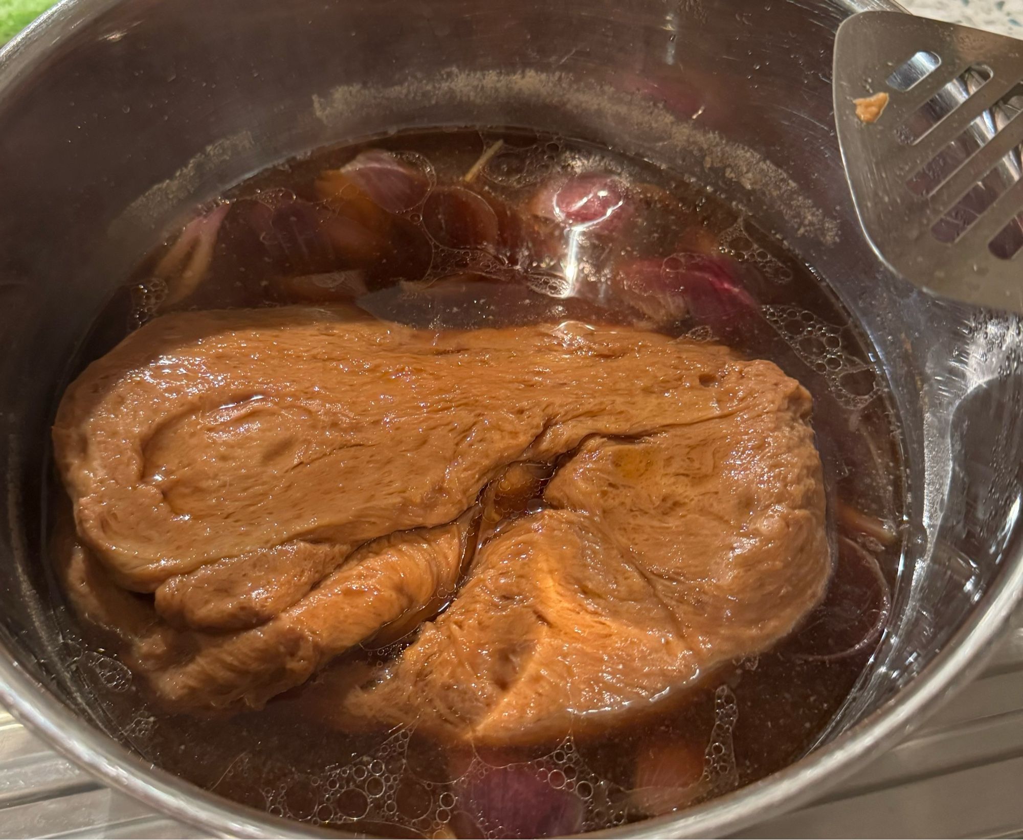 Freshly cooked seitan „beef“