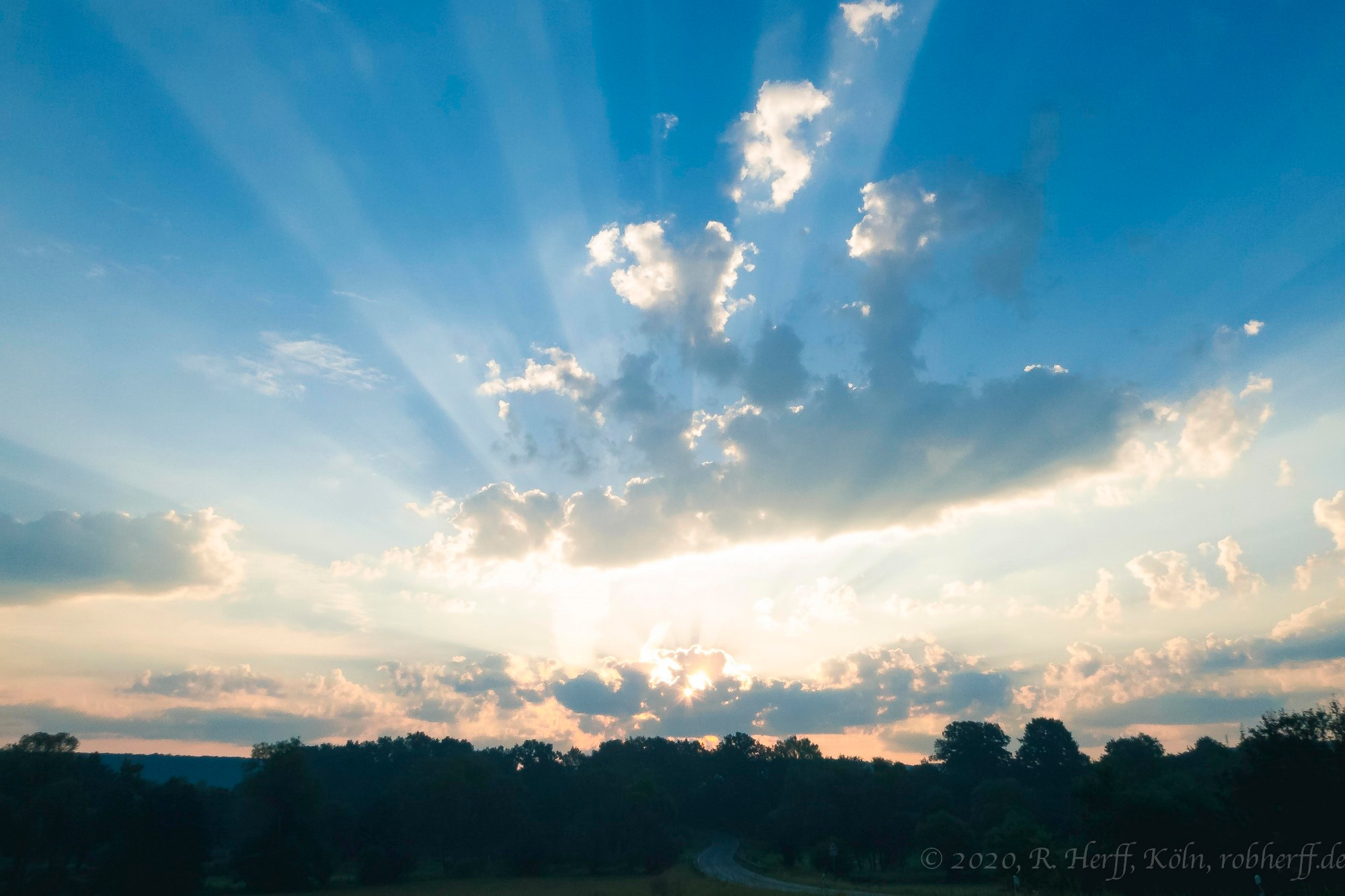 Morgenhimmel an der Sababurg