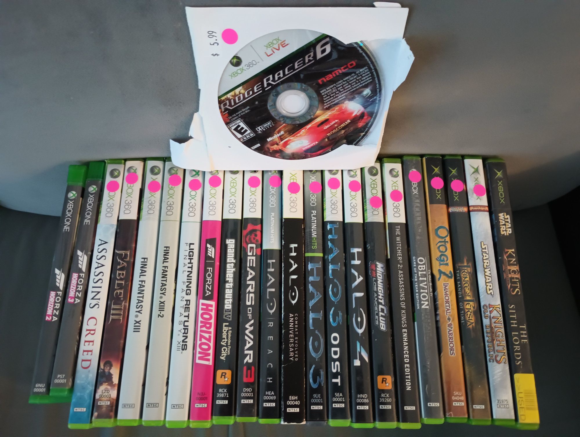 2 Xbox One games, 17 Xbox 360 games, and 5 original Xbox games.  Too lazy to list out titles individually but all are compatible with Series X.