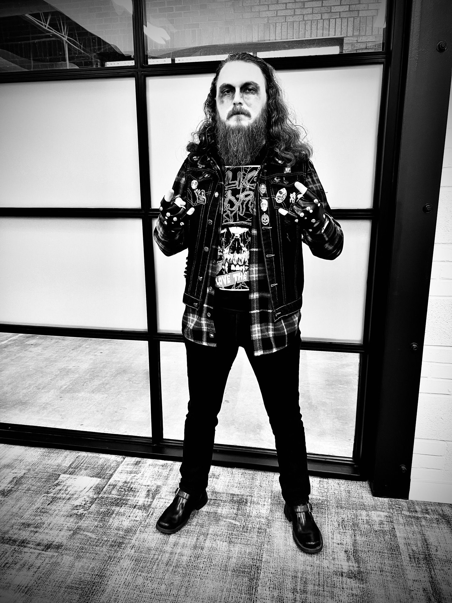 Man dressed as Rob Zombie wearing an Alice Cooper shirt