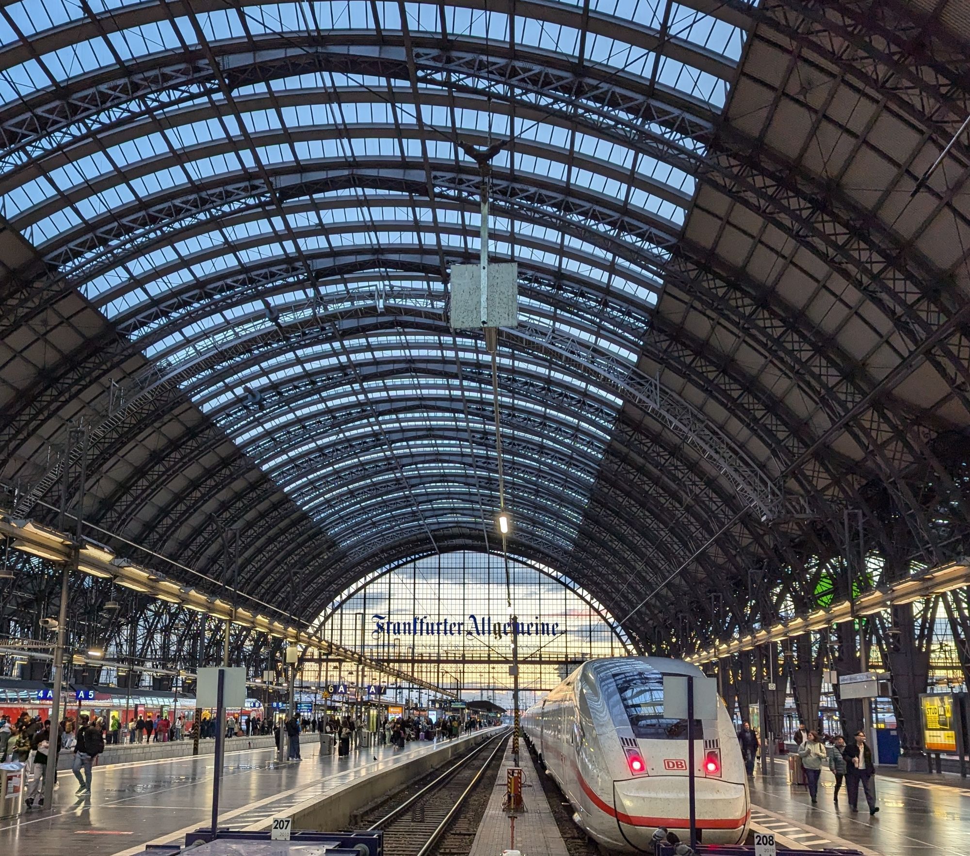 Frankfurt Bahnhofshalle