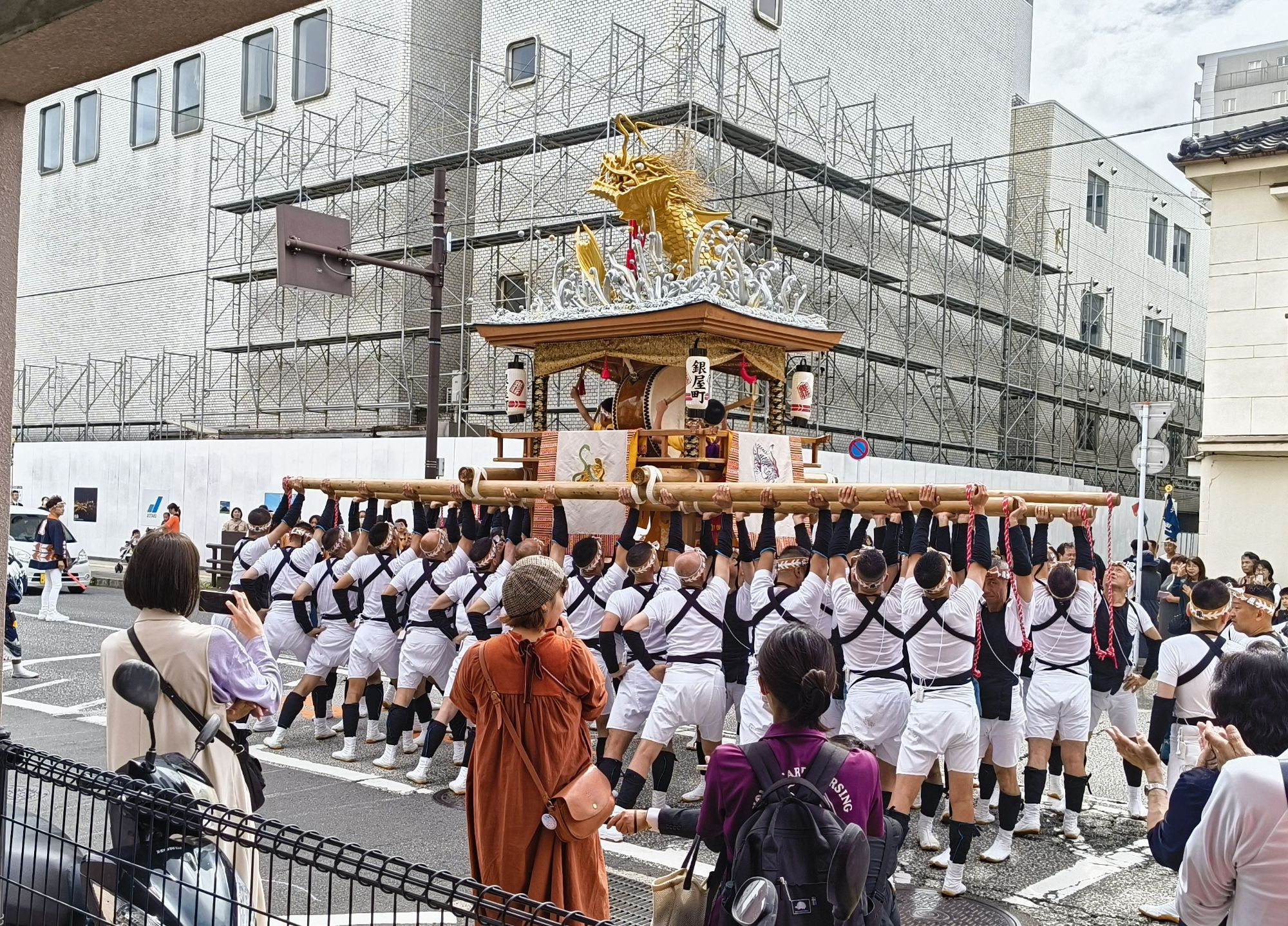 銀屋町の鯱太鼓