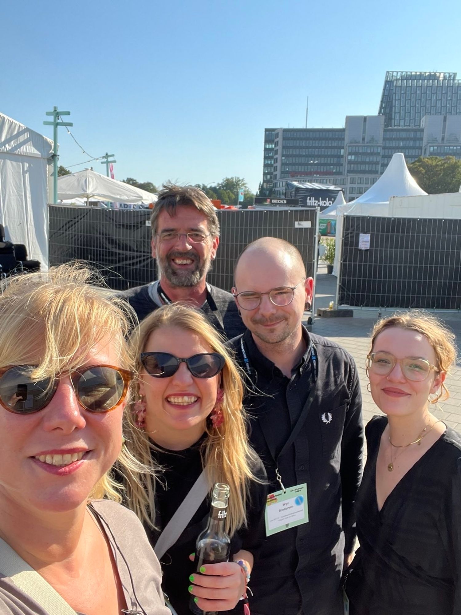 Selfie nach dem Panel mit (von links nach rechts) Nele,  Charlotte, mir, Wyn und Rike.