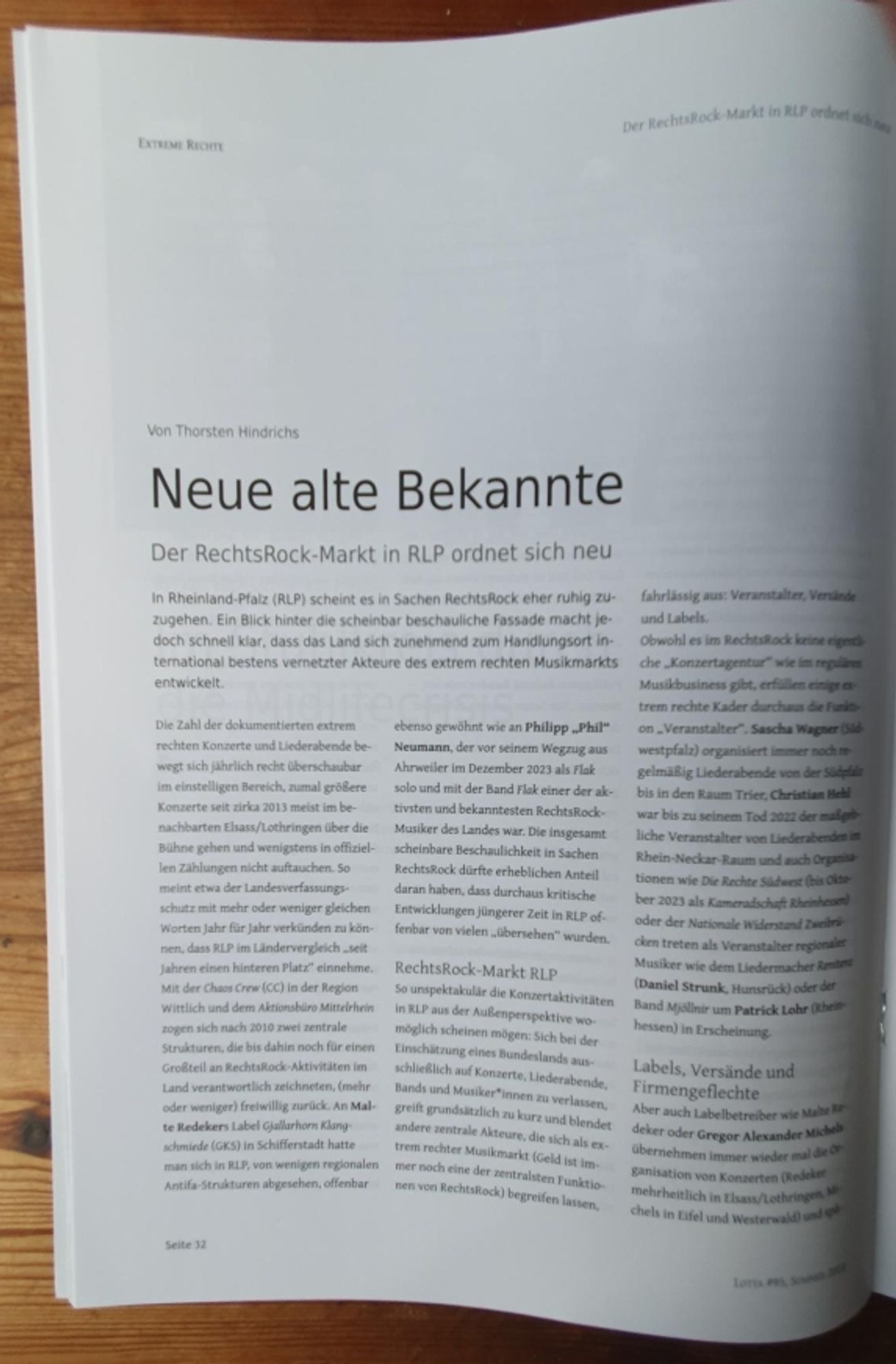 Foto. Seite 32 der neuen Ausgabe der antifaschistischen Zeitung "Lotta" mit dem Anfang meines Beitrags "Neue alte Bekannte - Der RechtsRock-Markt in RLP ordnet sich neu".