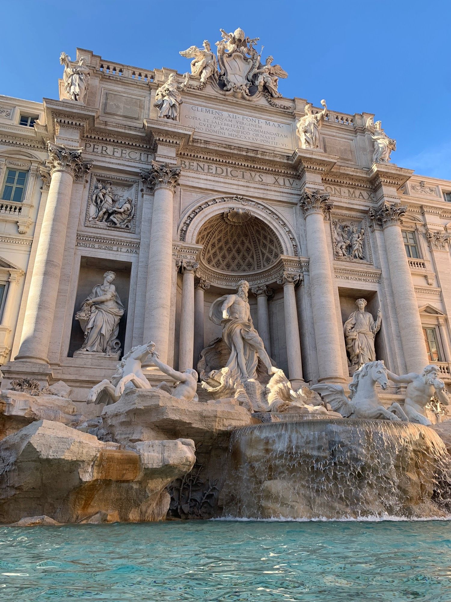 Image of the Trevi fountain