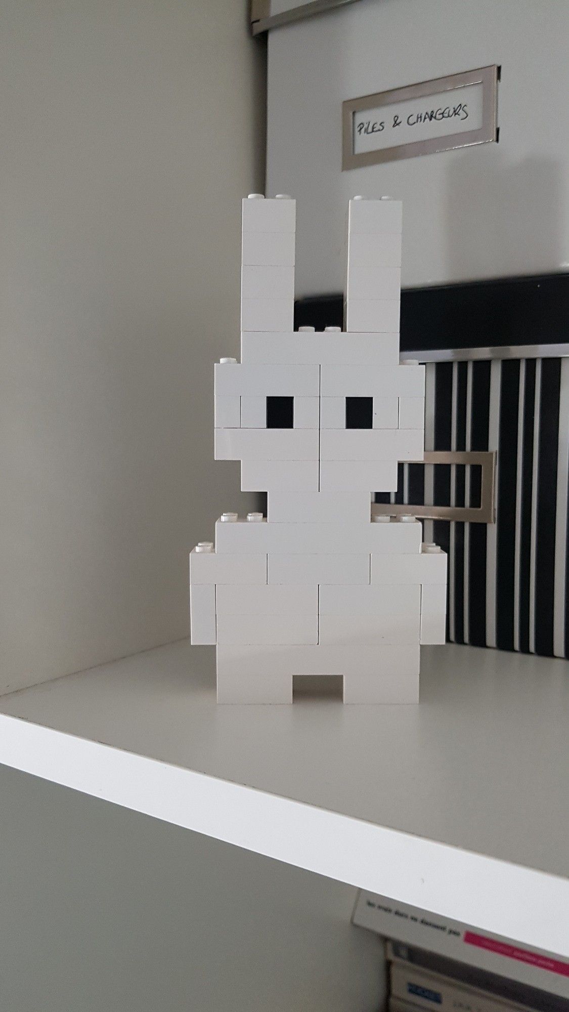 Lapin minimaliste en lego