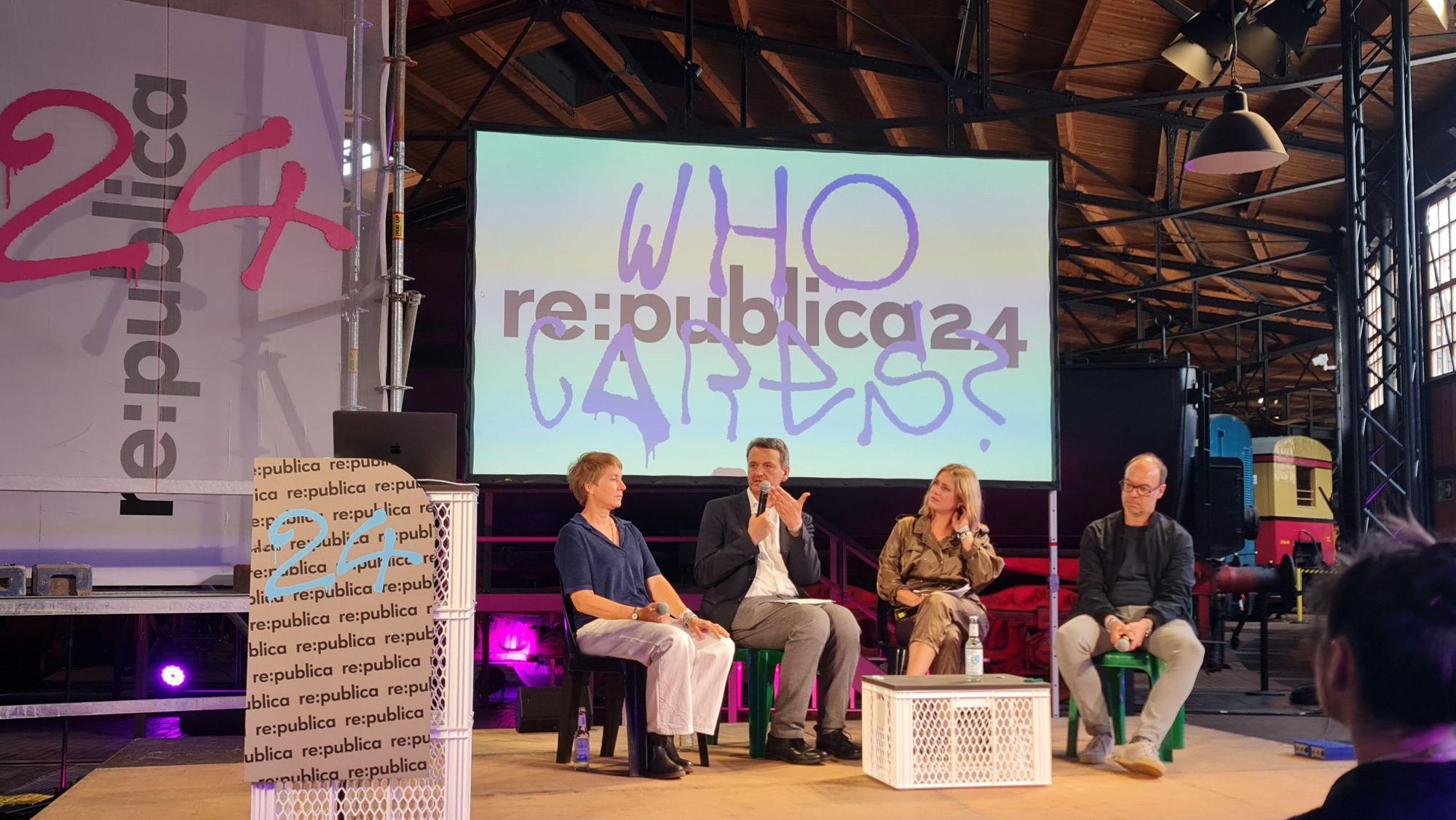 Das Panel 'KI im Superwahljahr 2024' auf der re:publica.