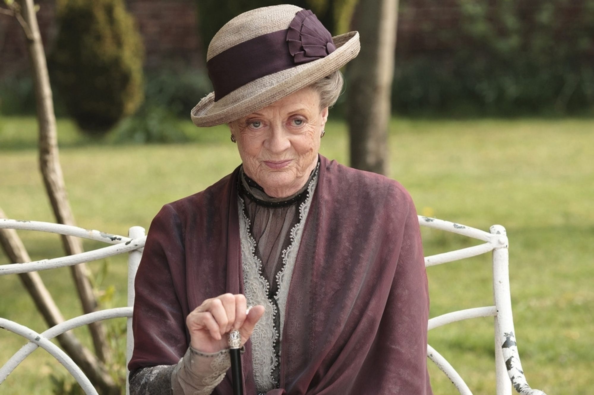 Maggie Smith en costume dans Downtown Abbey