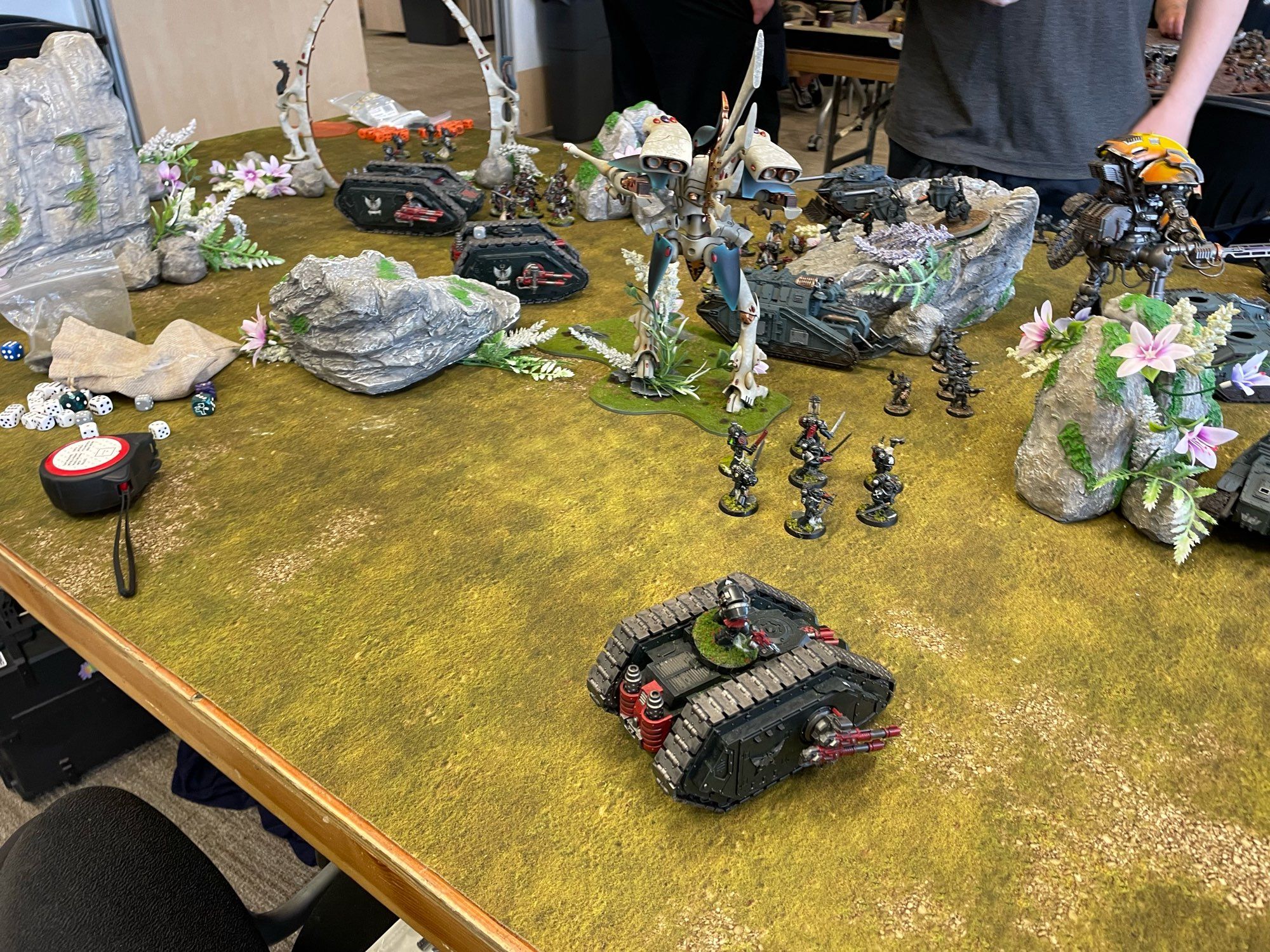 Dark angels and solar auxilia face off across a lovely Japanese inspired Eldar table