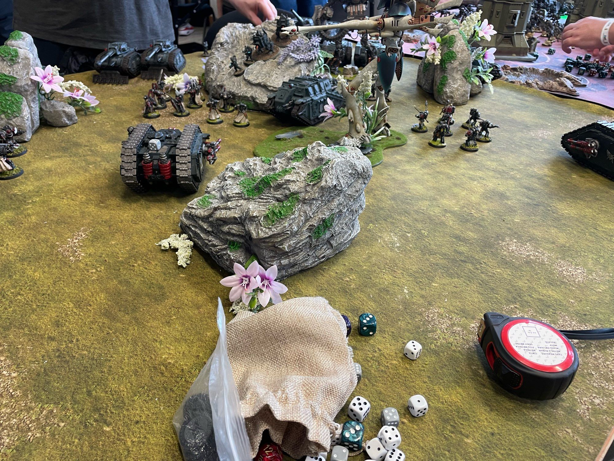 Dark angels and Solar Auxilia face off across a lovely Japanese inspired Eldar themed table