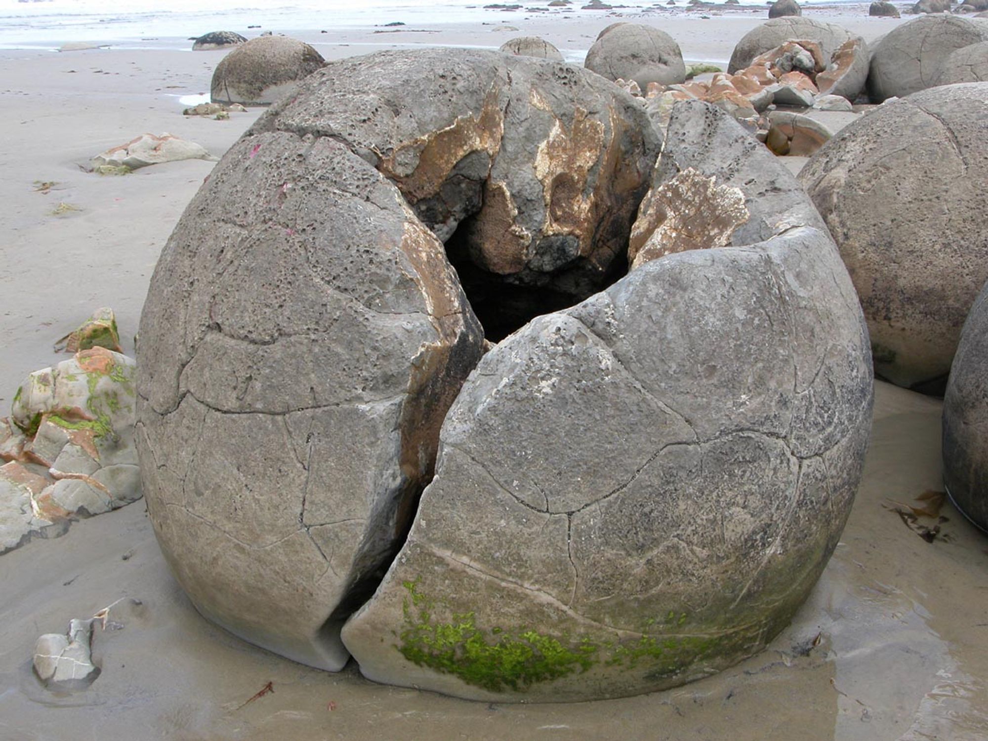 One of the Moeraki Boulders, showing the hollow interior.
Credit: William M. Connolley