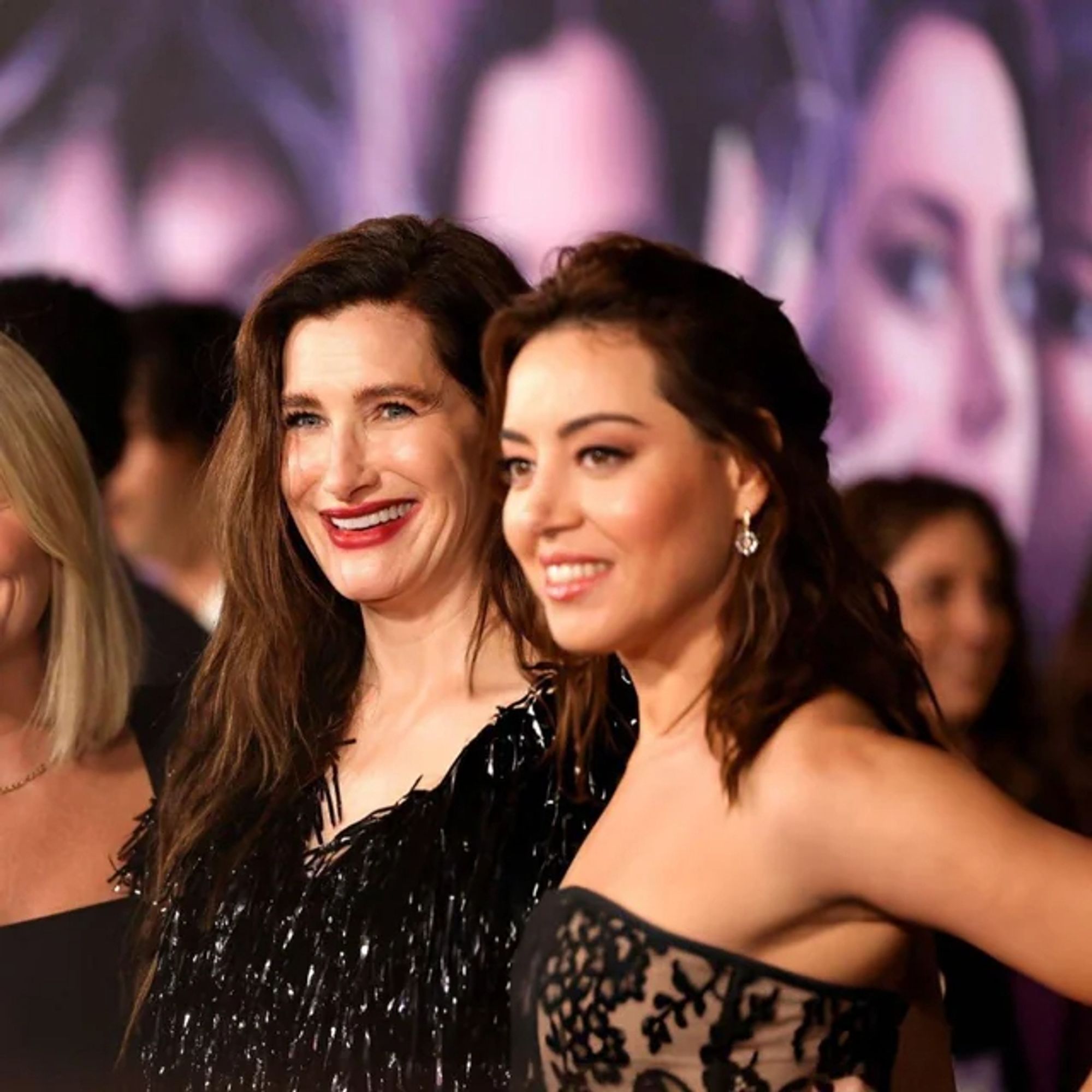 kathryn hahn and aubrey plaza