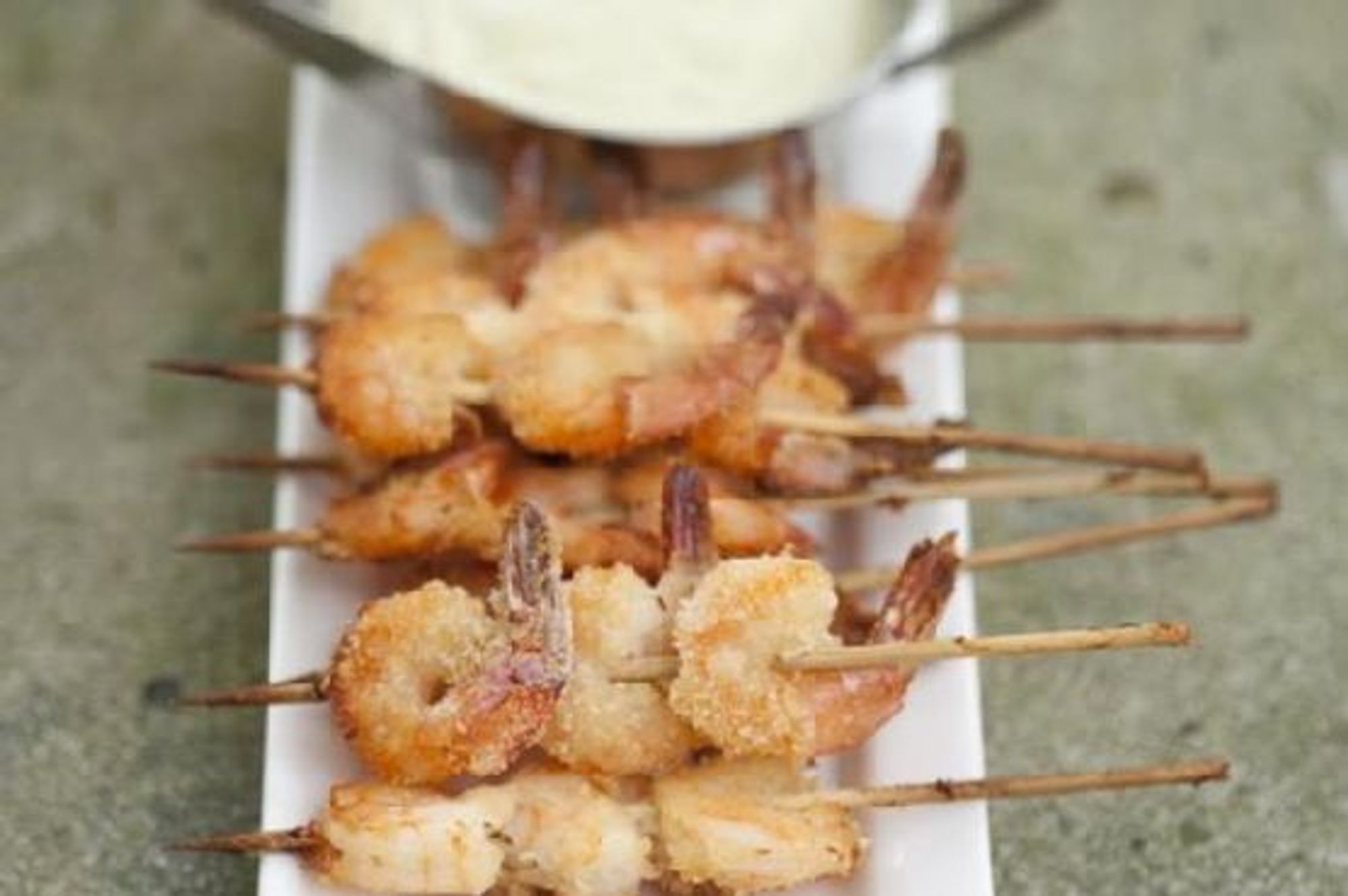 Crunchy Prawn Skewers With Lemony Avocado Dip