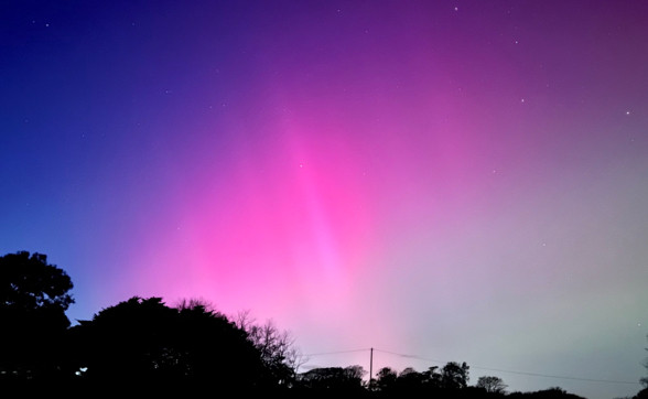 A “SPECTACULAR” Aurora Borealis / Northern Lights (Also visible to the naked eye too..) along Courtmacsherry areas & Barryroe Parish in West Cork, Ireland after sunset on 10th October 2024!!