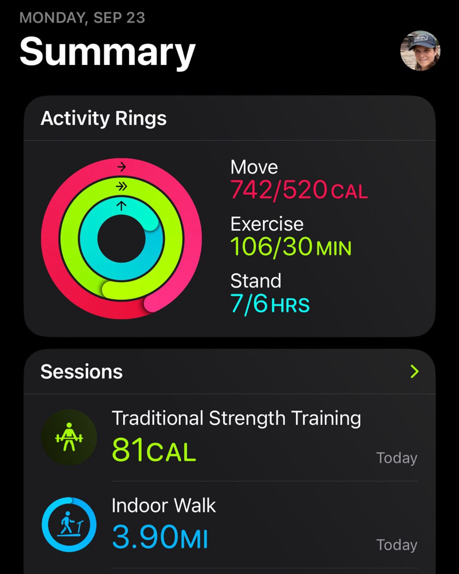 Apple fitness summary showing I walked 3.90 miles and burned 81 cals working in my biceps and triceps