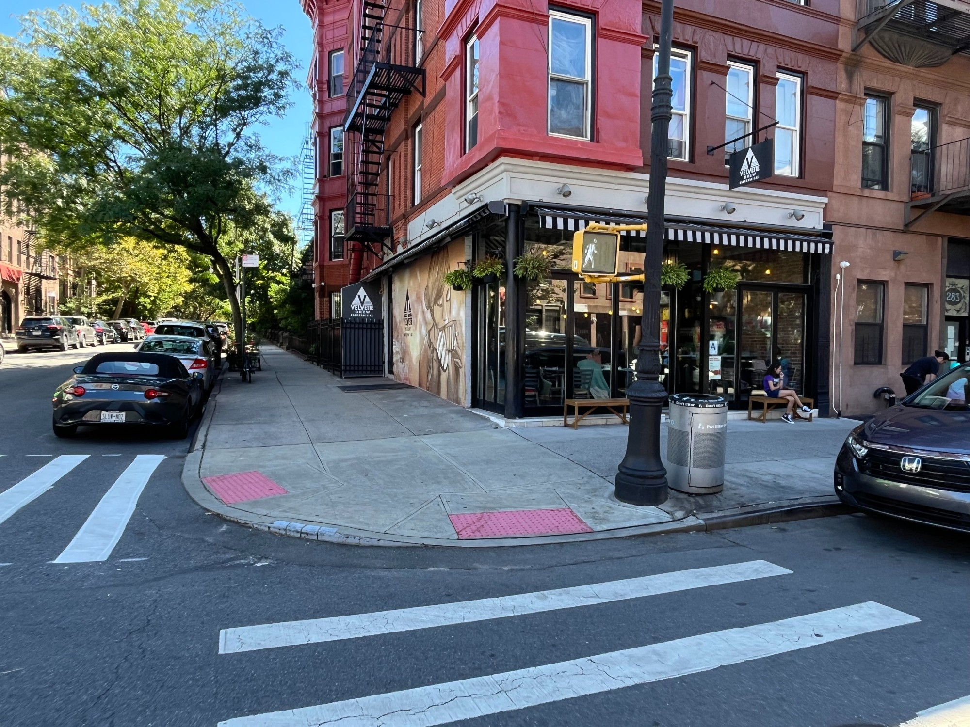 The same cafe with an empty sidewalk.