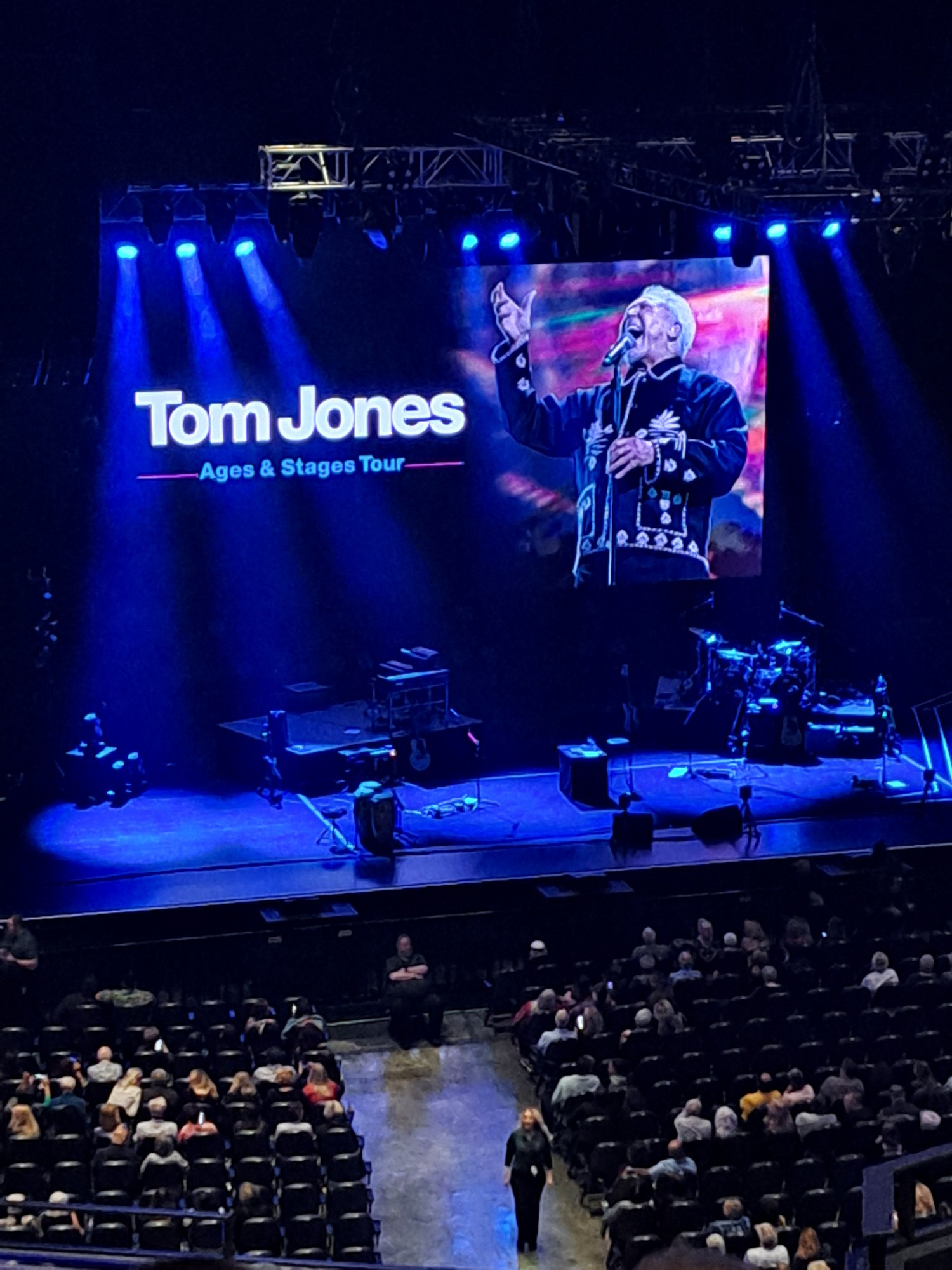 The stage is set for Tom Jones!