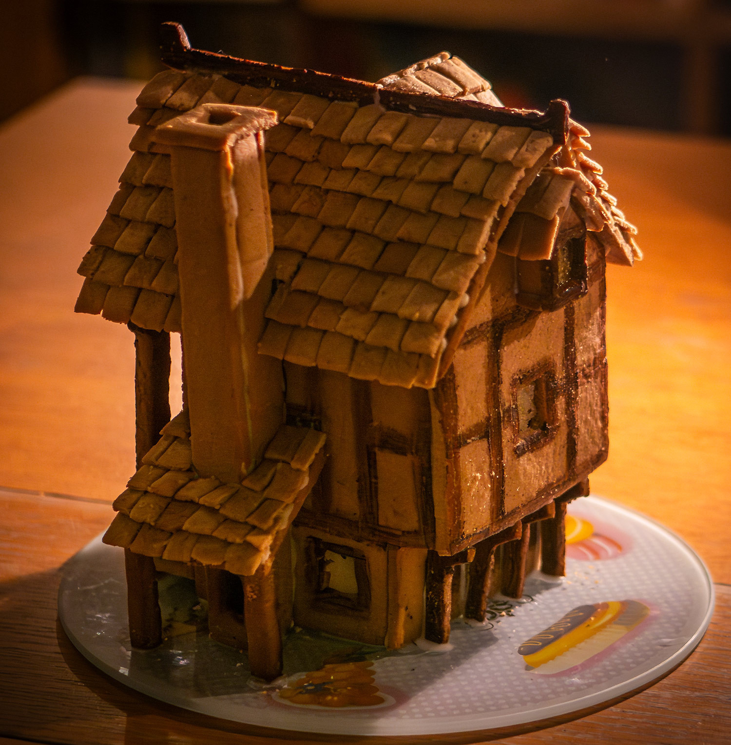 La maison en pain d'épice sous un autre angle.