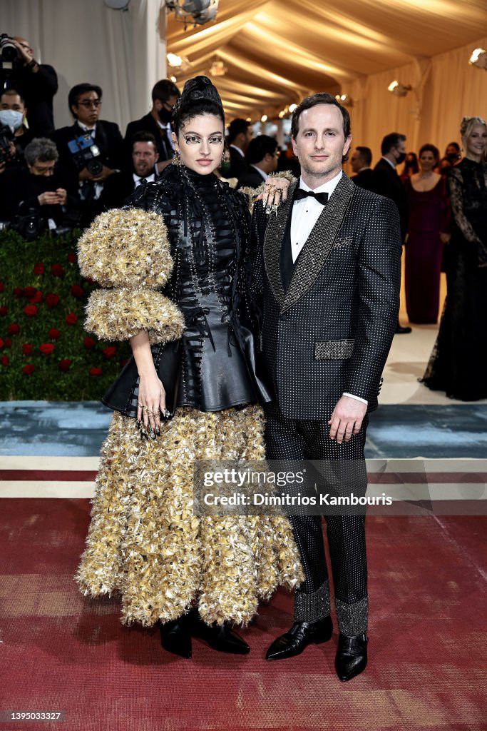 (L-R) Isabelle Boemeke and Joe Gebbia attend The 2022 Met Gala Celebrating "In America: An Anthology of Fashion