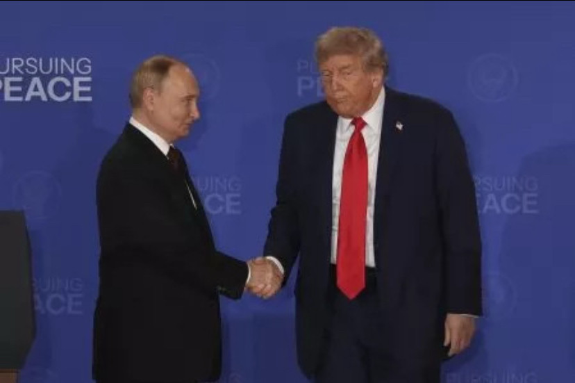 Trump humiliating himself in Alaska 