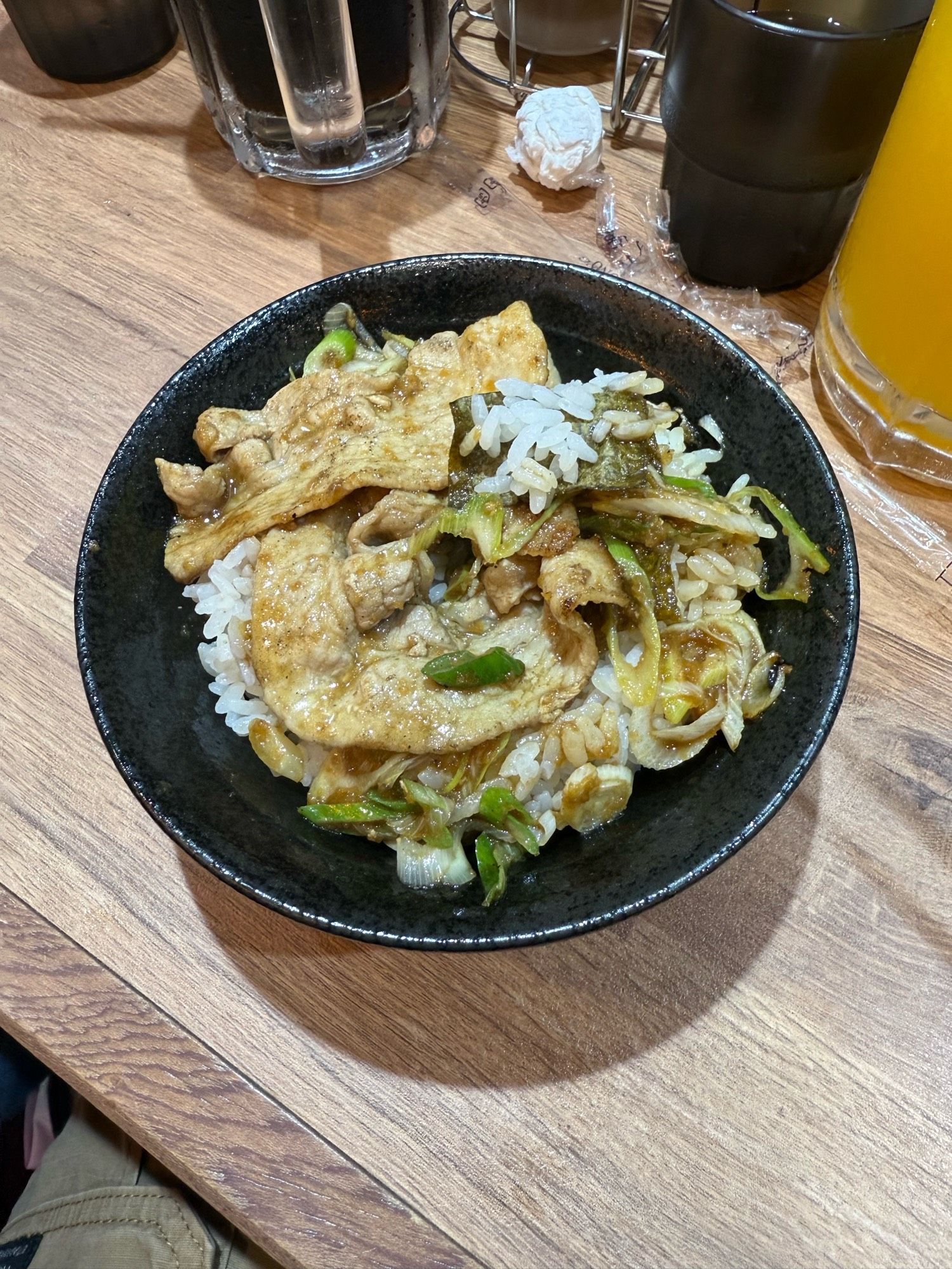 Photo of "glazed pork" and a variety of vegetables on a bed of rice, all in a bowl