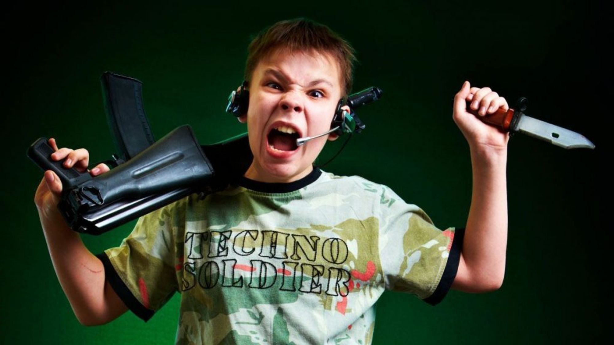 Angry screaming gamer kid.