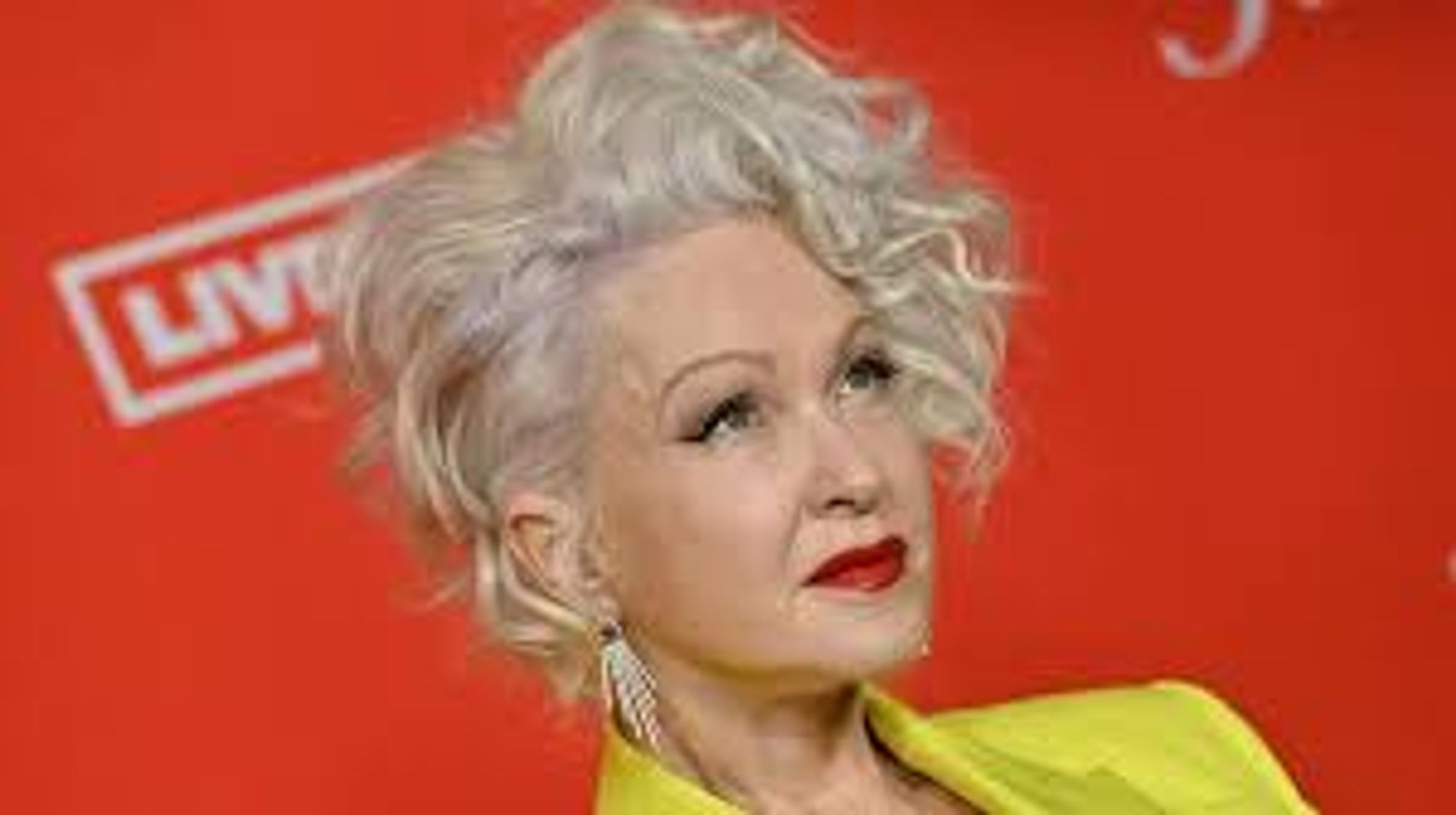 que prazer  em ve-la no palco

Cyndi Lauper entrega

grande performance

SEM PLAYBACK em estreia no

Rock in Rio Aos 71 anos.

Cyndi é uma cantora, compositora

Atriz norte-americana vencedora 

do #Grammy

#Emmy e #TonyAward

#Lenda feminina do Rock'n'Roll

além de uma das maiores

artistas de todos os tempos