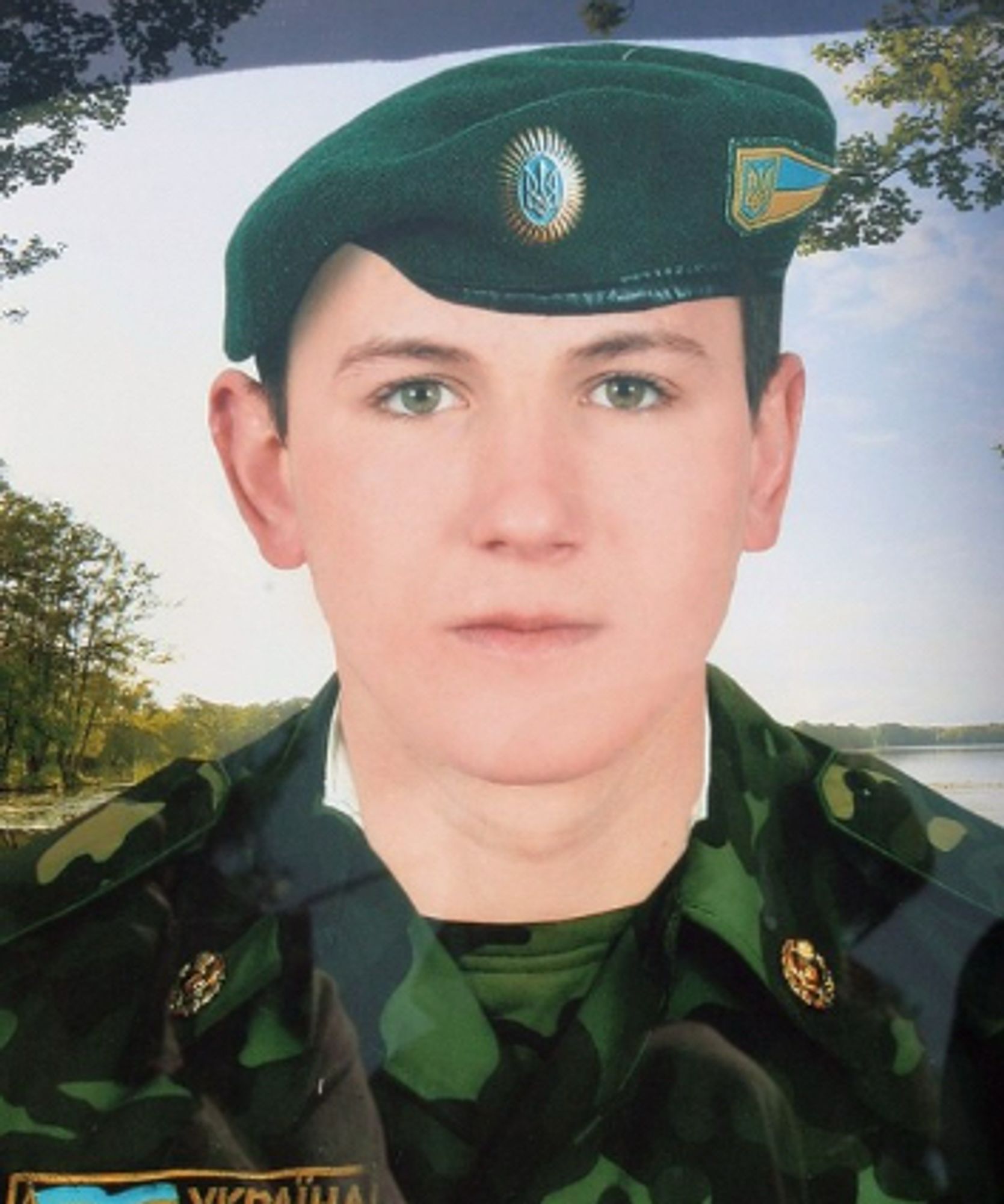 Dremlyukh Vyacheslav Anatoliyovych

Soldier
23/09/1991
-	
29/09/2014
Born:  Bershad , Vinnytsia Oblast , Ukraine
Lived:  Bershad , Vinnytsia Oblast , Ukraine
Died:  Novokaterinivka , Donetsk Oblast , Ukraine
Buried:  Bershad , Vinnytsia Oblast , Ukraine

The last moments of life

He died on August 29, 2014 during the exit of the so-called Ilovay boiler. "Green Corridor" on the road near the village. Novokaterynivka. On September 2, the body of Dremlyukh VA together with the bodies of 87 other dead in the so-called. The Ilovay boiler was brought to the Zaporozhye mortuary. He was recognized by combat companions and relatives.

Passed conscript military service in the ranks of the Armed Forces of Ukraine. He served as an assistant shooter of a grenade launcher battalion for the protection of one of the military units of the Armed Forces of Ukraine.

Medal 

Order "For Courage" III degree