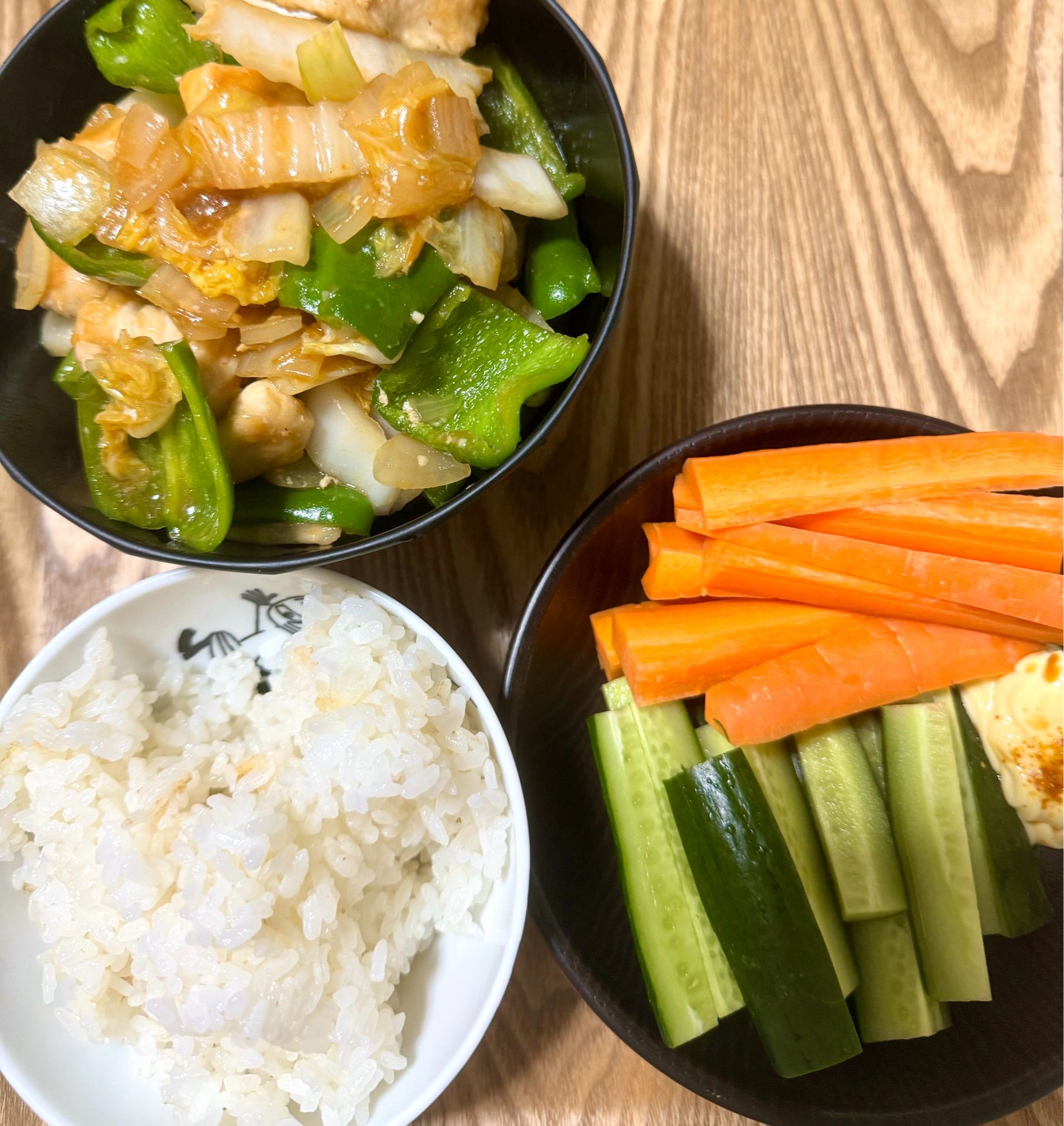 野菜スティック(きうり　にんじん)
鶏むねと野菜のケチャップ炒め
白米