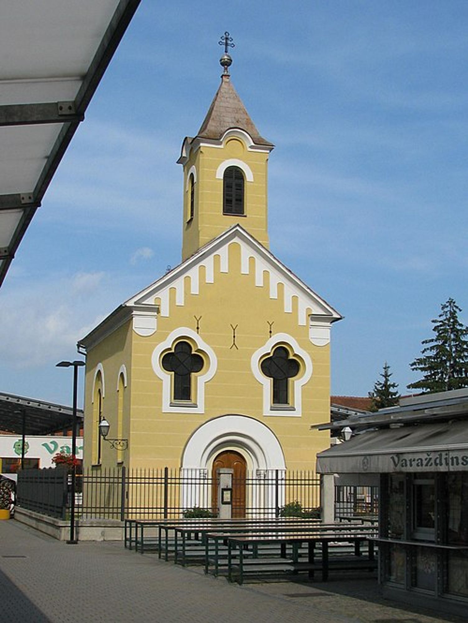 An image of Crkva sv. Đorđa u Varaždinu from Wikipedia
<a href="https://commons.wikimedia.org/wiki/File:Pravoslavna_crkva_sv._%C4%90or%C4%91a_u_Vara%C5%BEdinu.jpg">Image</a> licensed under <a href="http://creativecommons.org/licenses/by-sa/3.0/" >CC BY-SA 3.0</a? by <a href="//commons.wikimedia.org/wiki/User:Ex13" title="User:Ex13">Ex13</a>